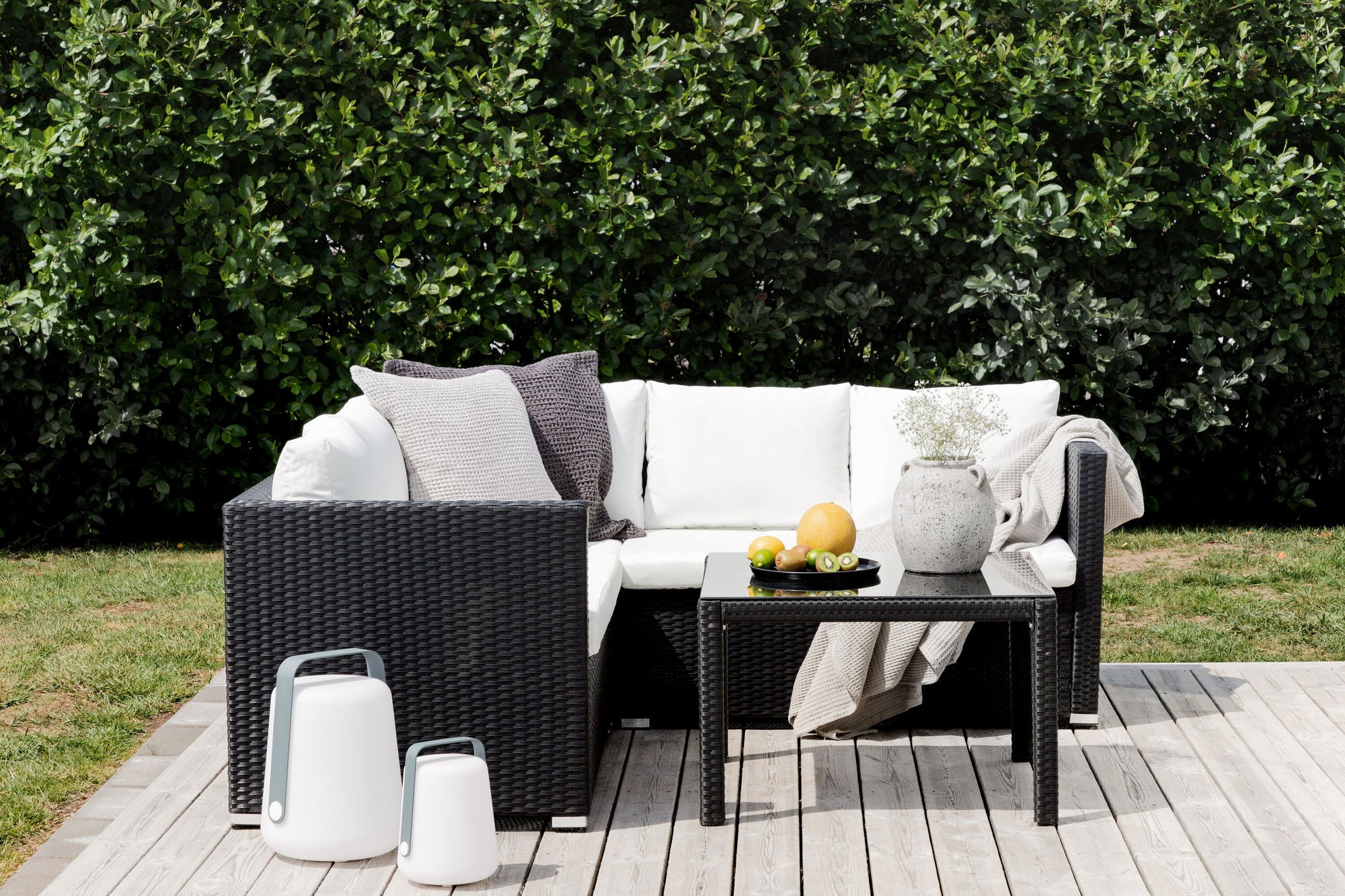 Venture Home Kuba Sofa Set - Black Wicker White Cushion