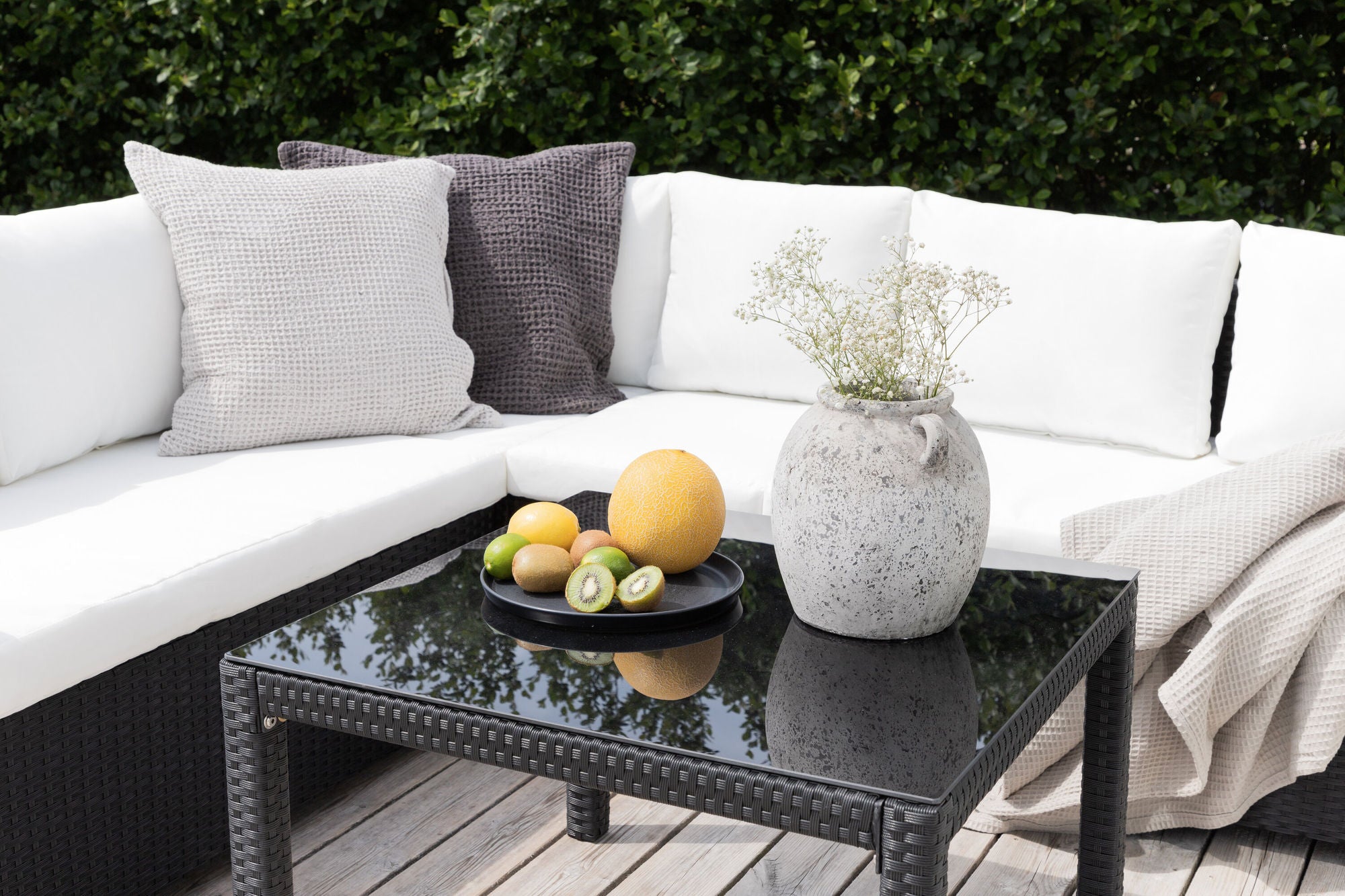 Venture Home Kuba Sofa Set - Black Wicker White Cushion