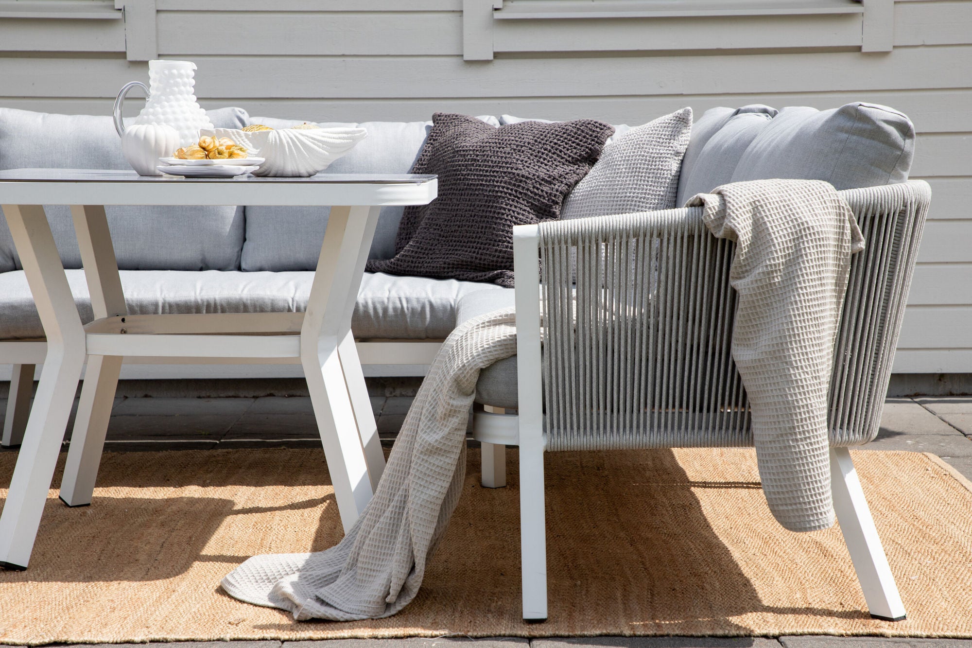 Venture Home Virya hjørne sofa set (3+2+1) White alu / Grey rope / grey cushion