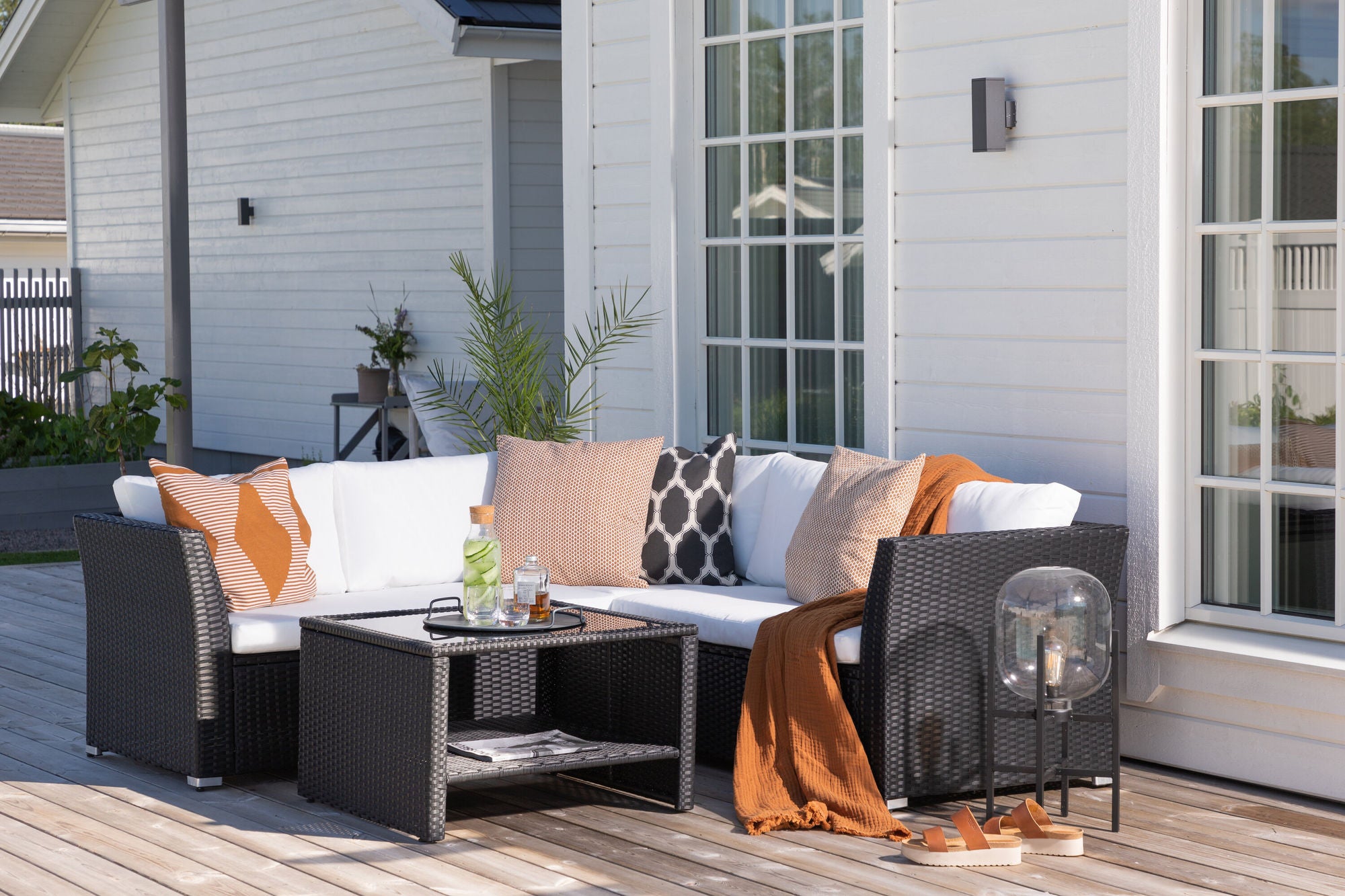 Venture Home Haiti Sofa Set - Black Wicker / White Cushion