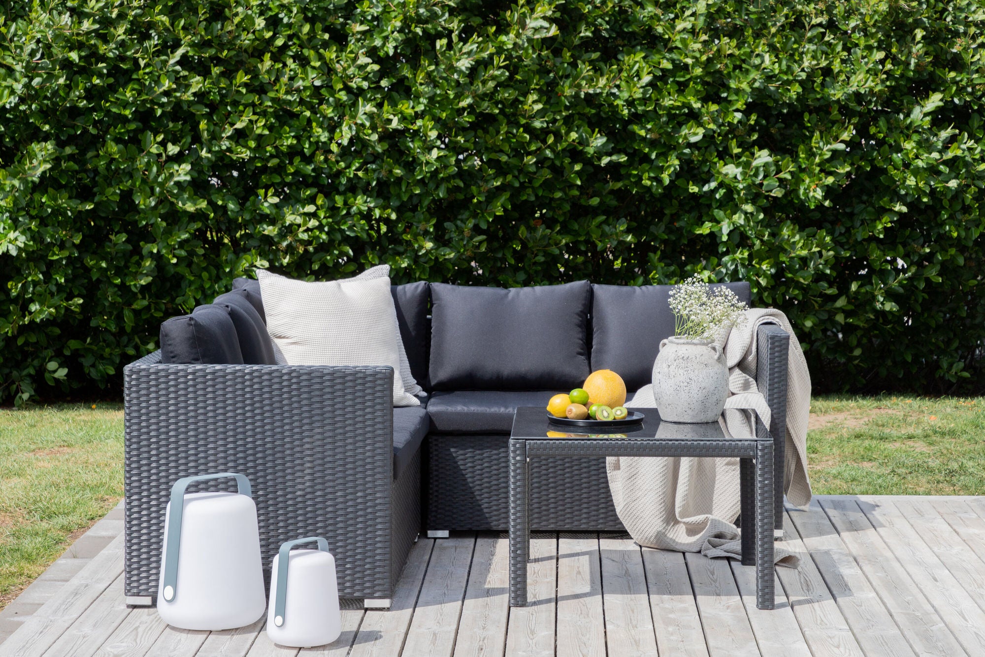 Venture Home Kuba Sofa Set - Black Wicker - Black Cushion