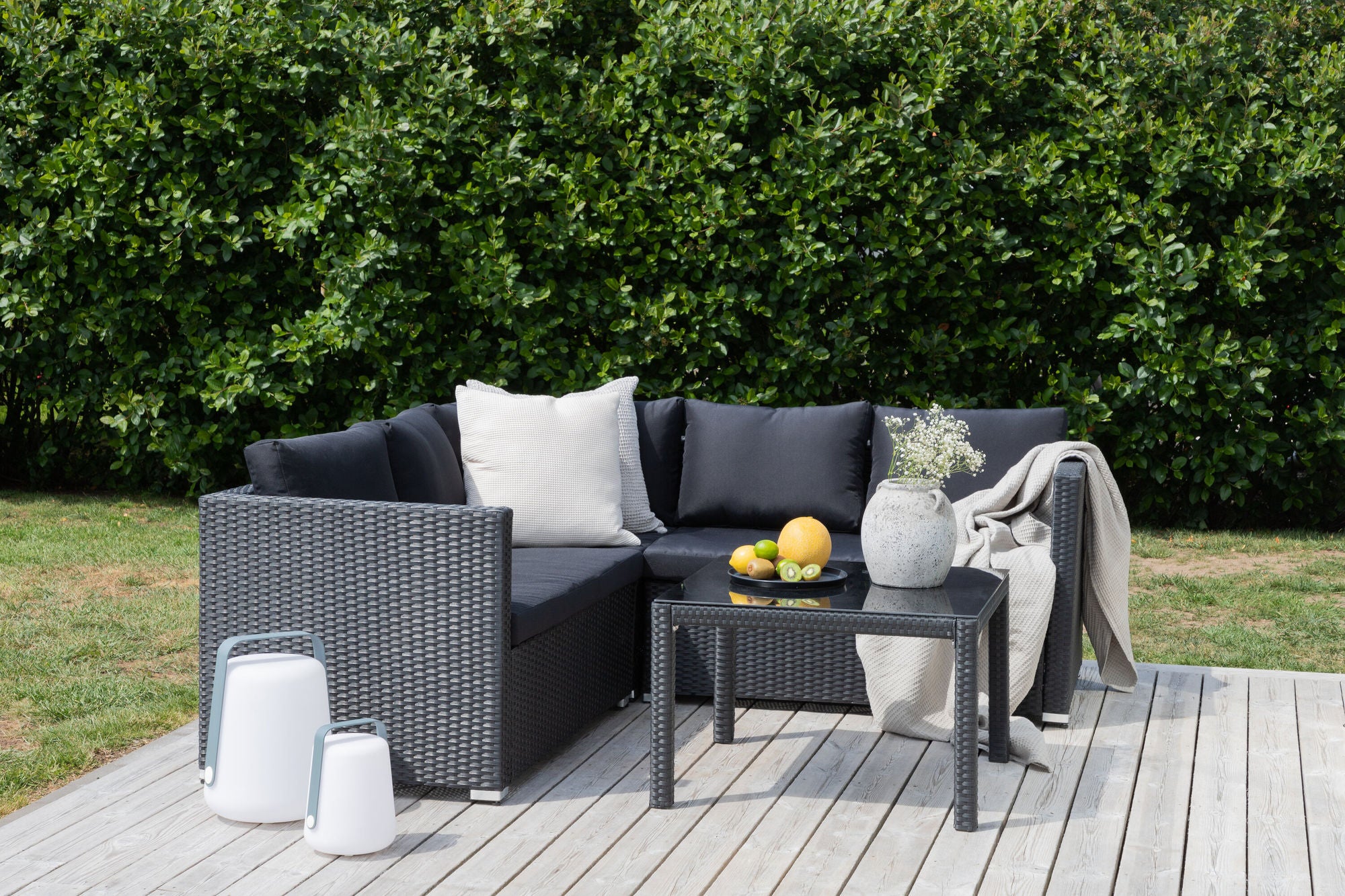 Venture Home Kuba Sofa Set - Black Wicker - Black Cushion