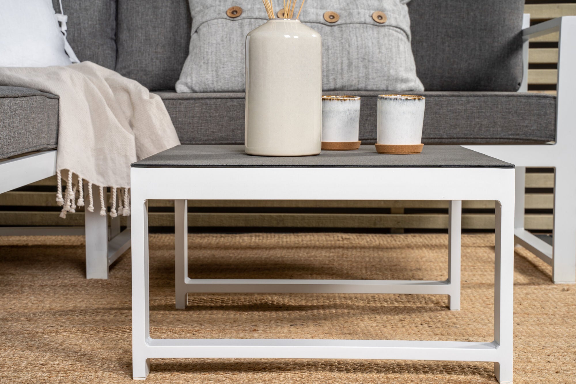 Venture Home Salvador hjørne Sofa - White / Grey cushions