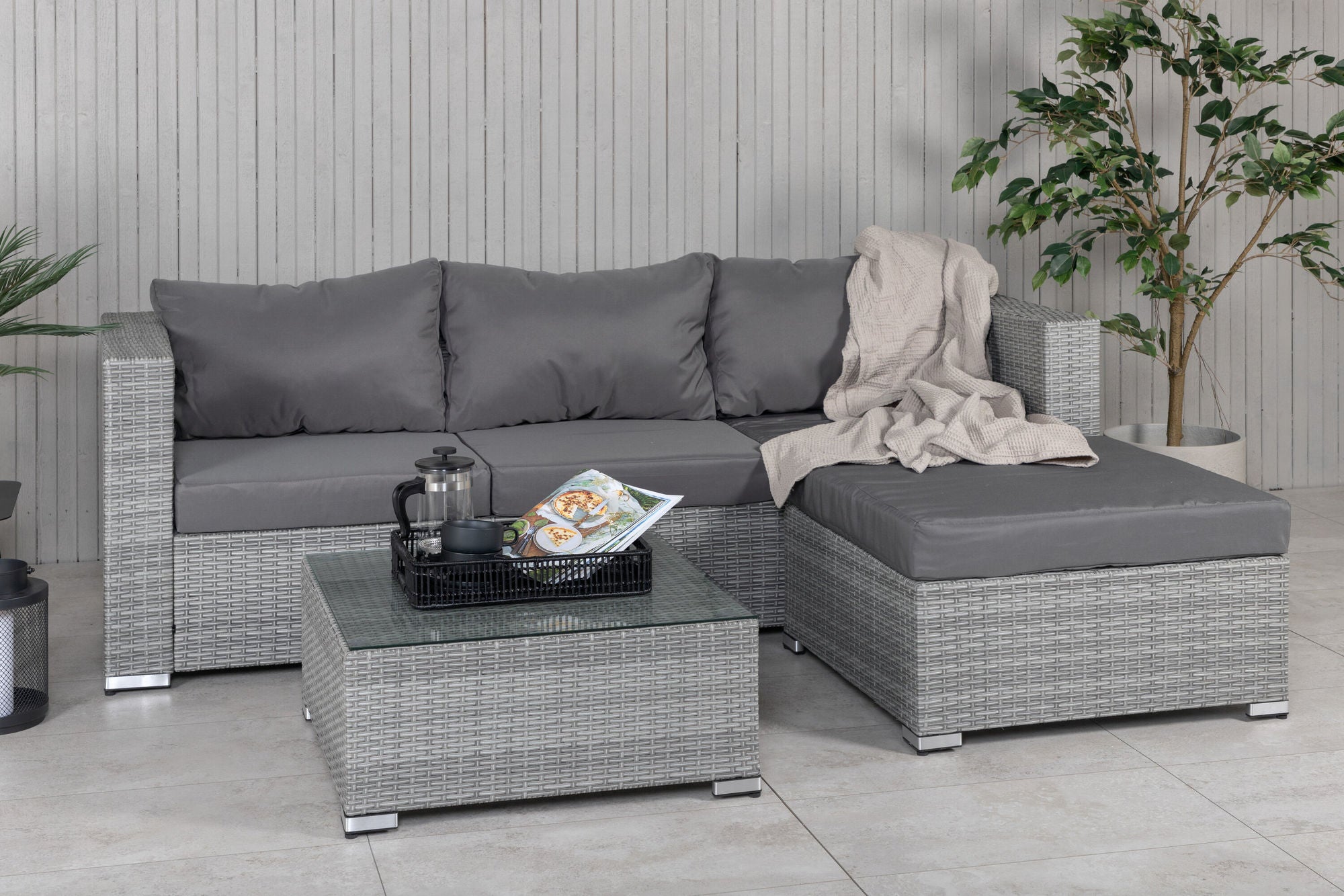 Venture Home Rotterdam chaise lounge set- Grey Wicker / Grey Cushion