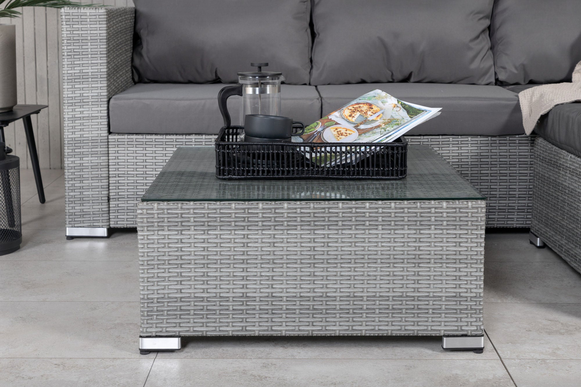 Venture Home Rotterdam chaise lounge set- Grey Wicker / Grey Cushion