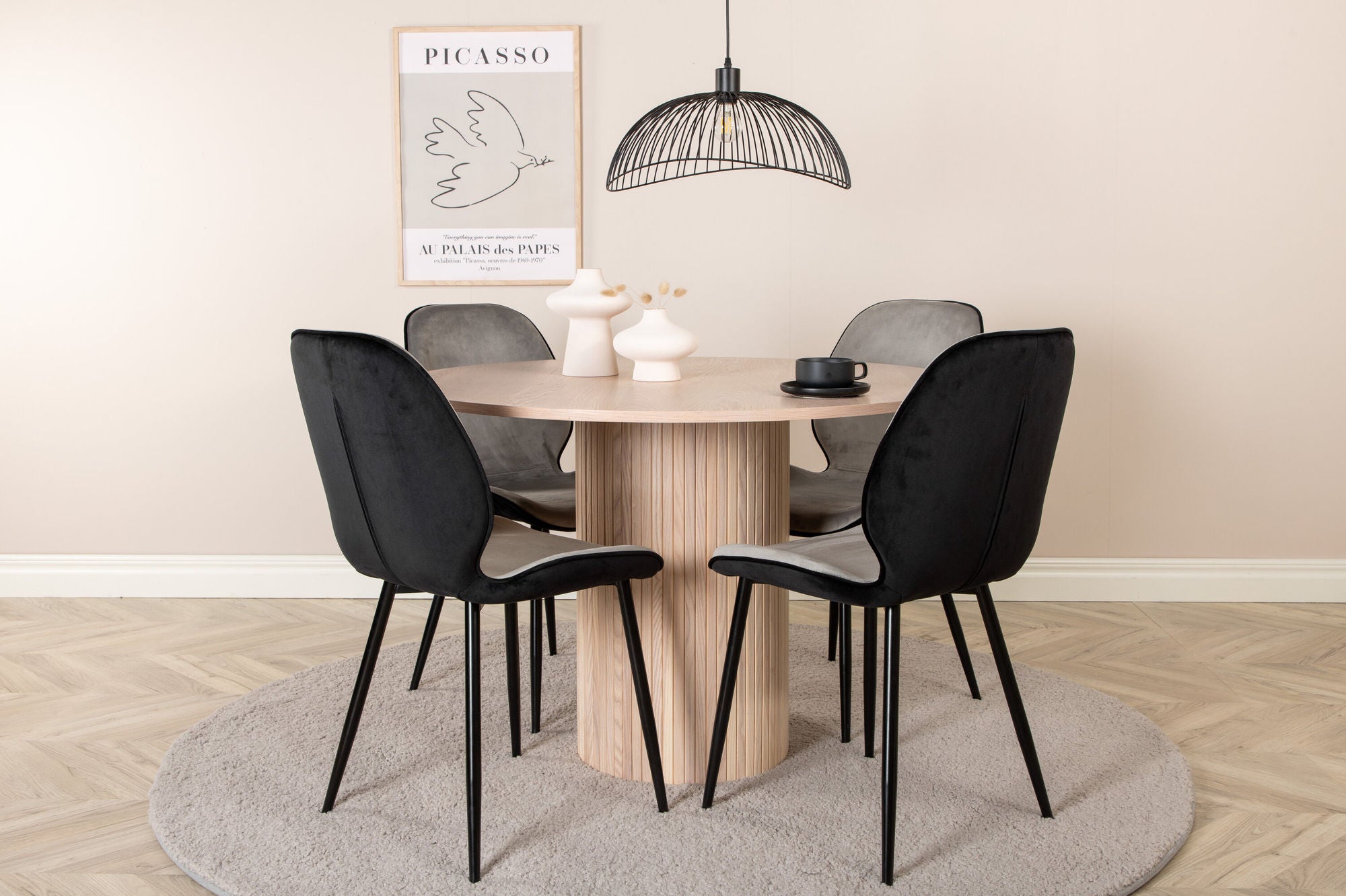 Venture Home Bianca rund spisebord - White Wash / Black Veneer+Emma stol - Black / Black and Light Grey Black Velvet in Back Grey Velvet in front_4