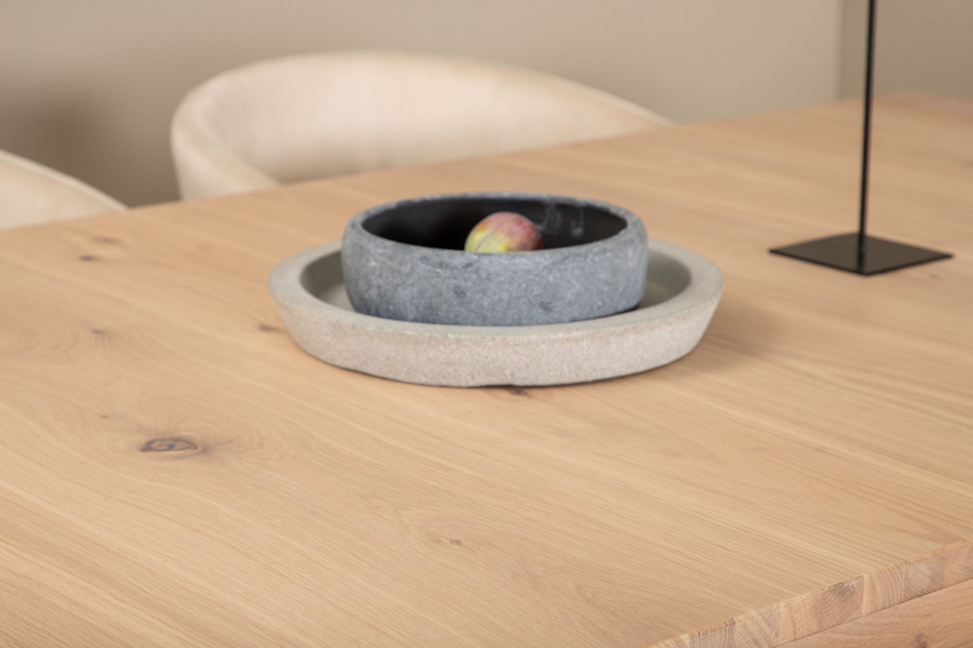 Venture Home Slider Extention bord - White Wash - 170+40+40cm +Berit stol - Black / Beige Velvet_6