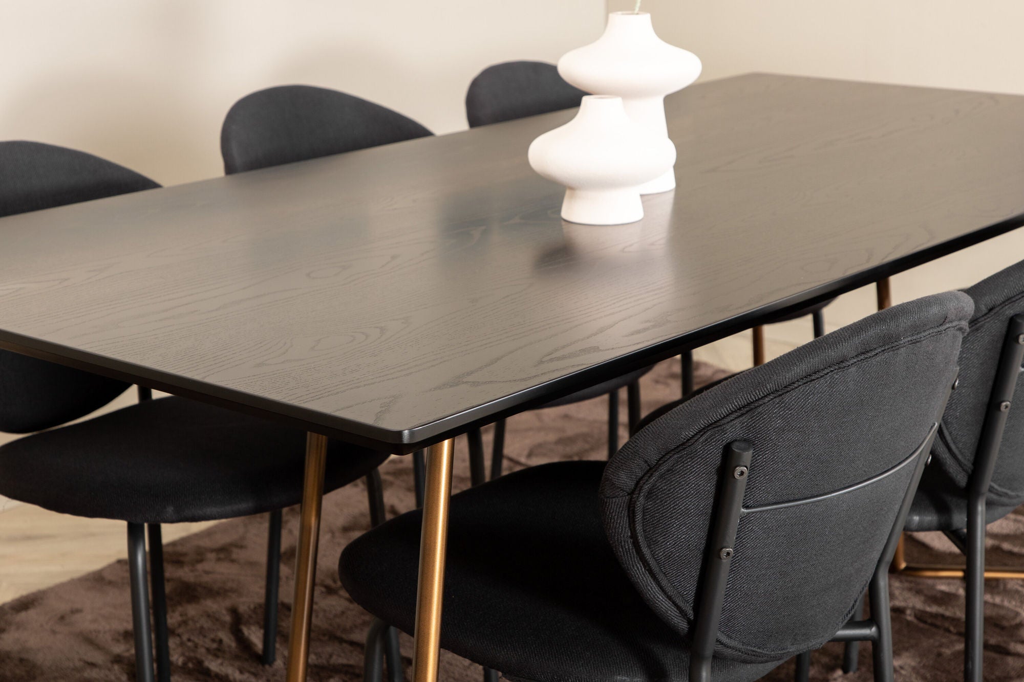 Venture Home Petra spisebord , Distressed Copper Black Veneer+Vault Spisebordsstol , Black Legs , Black Fabric_6