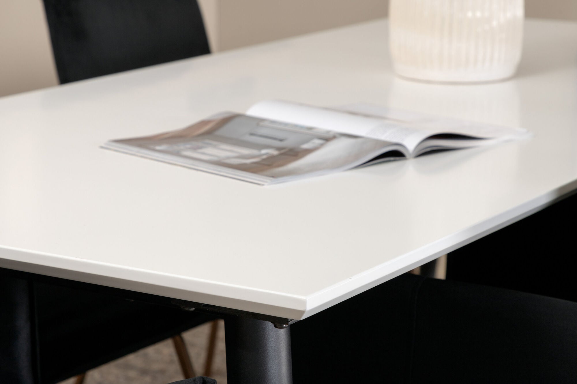 Venture Home Jimmy spisebord - Black / White HPL+Petra stol - Distressed Copper / Black Velvet_6