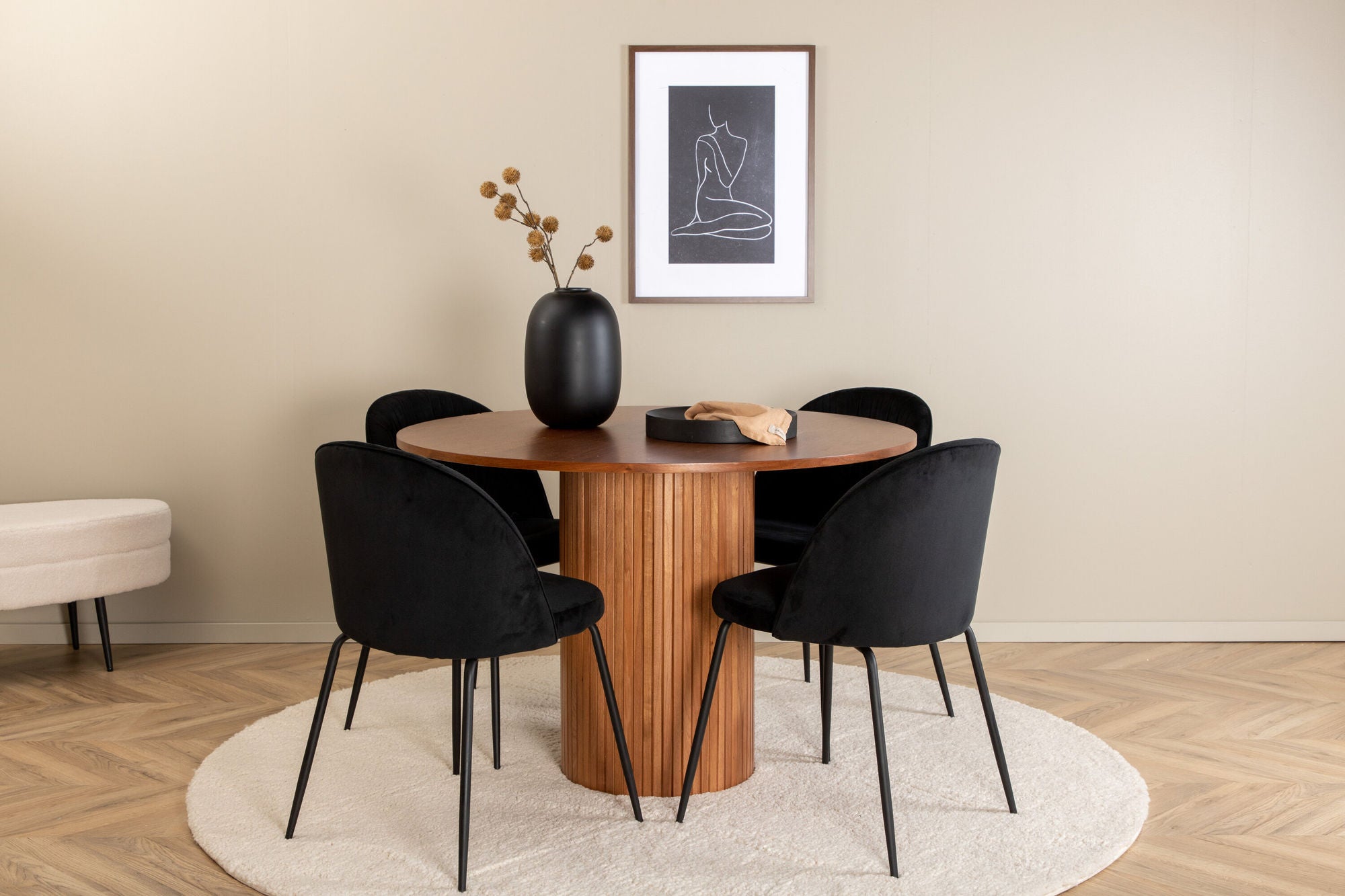Venture Home Bianca rund spisebord - Walnut / Black Veneer+Wrinkles Spisebordsstol - Black Legs - Black Velvet_4