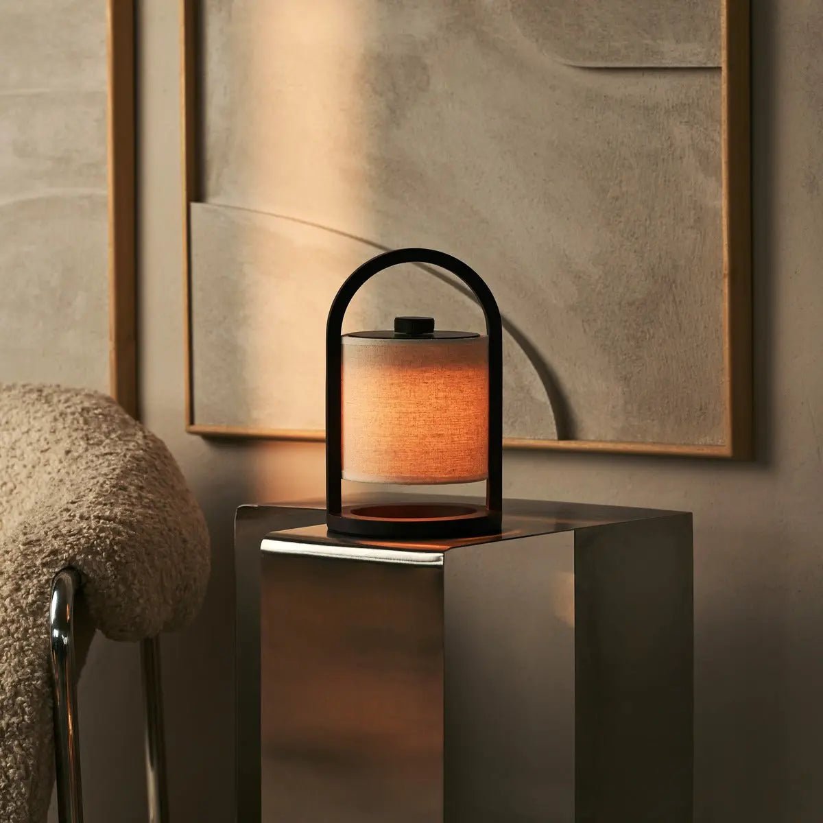 River Mørkebrun genopladelig træ bordlampe