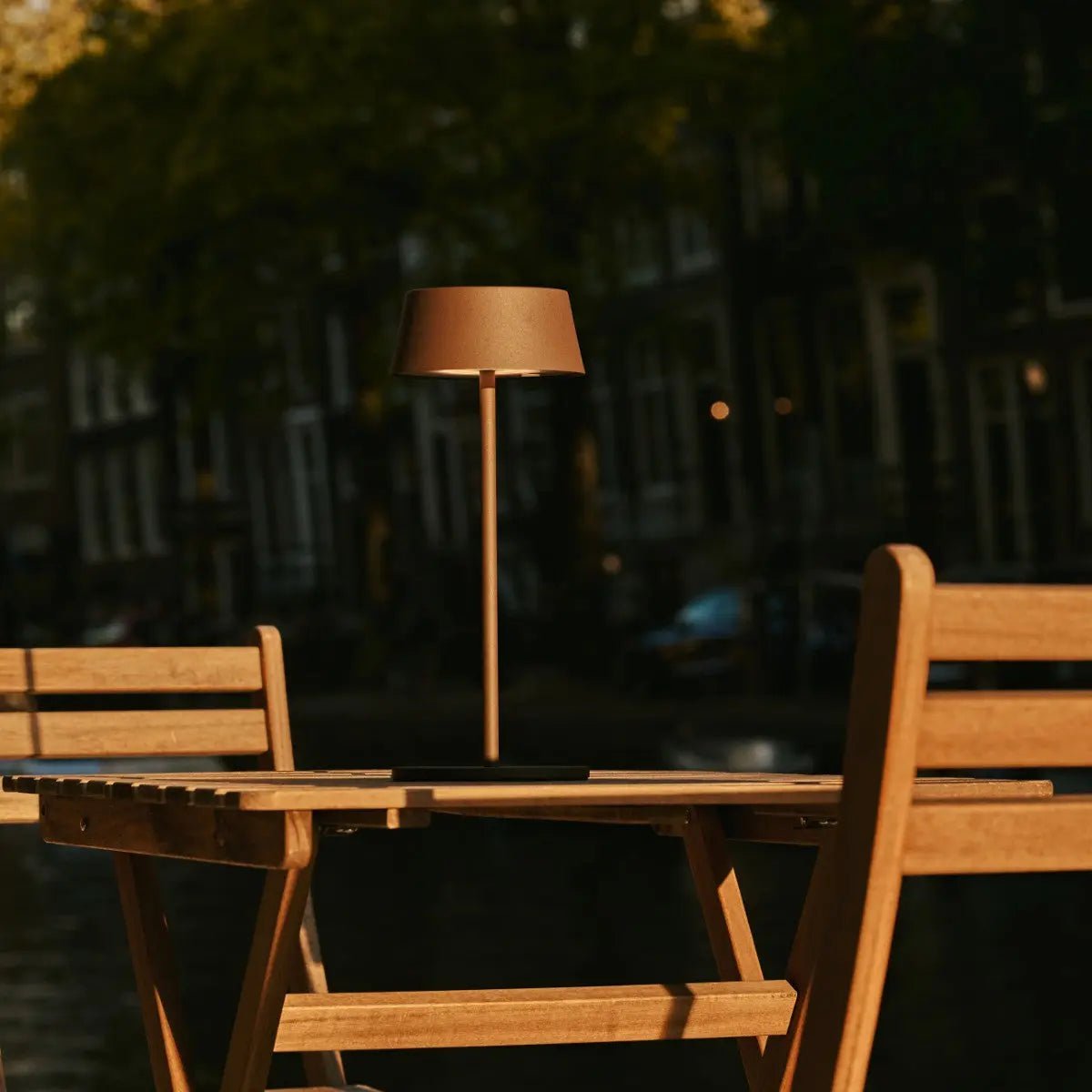 Hugo Mocha Brown genopladelig bordlampe