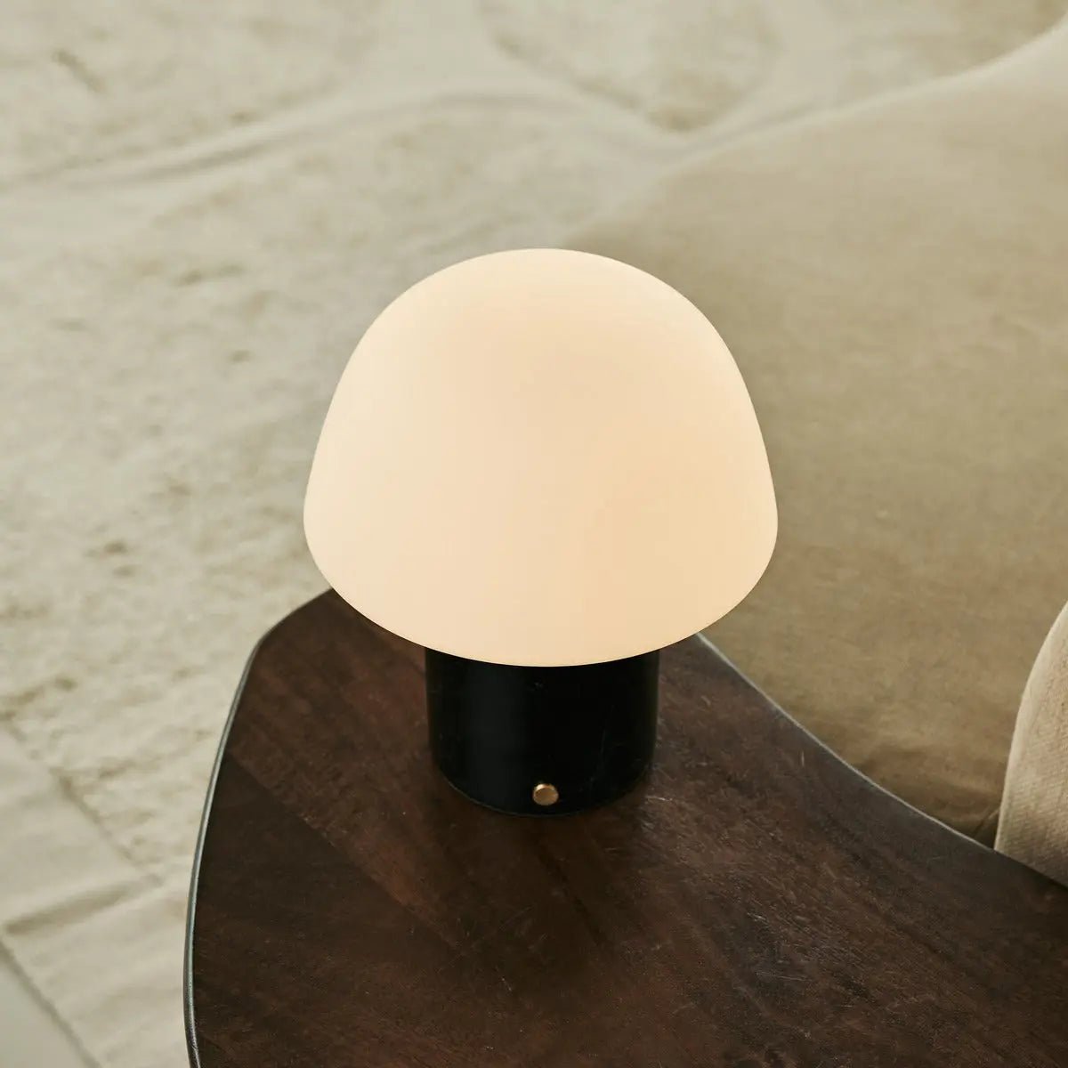 Maes Black – Nero Marquina Marmor genopladelig bordlampe