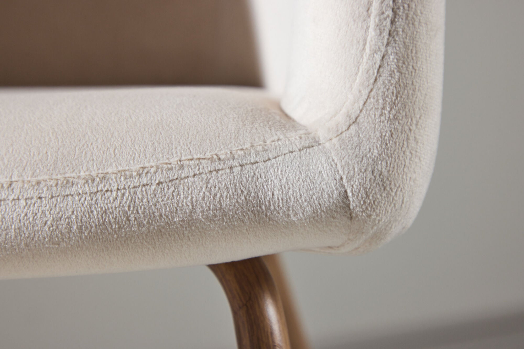 Venture Home Berit Spisebordsstol - Walnut Steel Legs / Cream Velvet