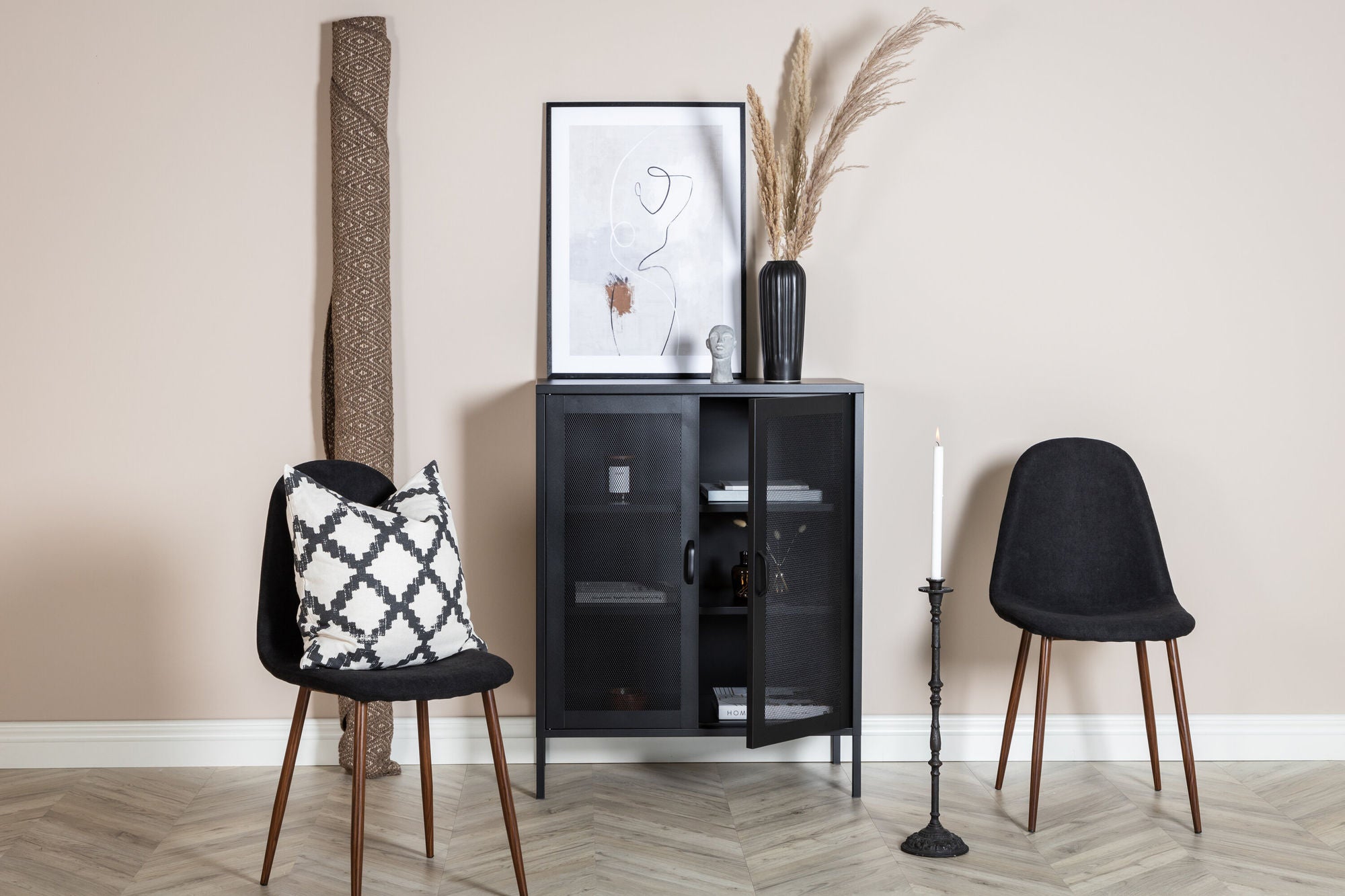 Venture Home Misha - Low cabinet mesh doors - Black - Ersätter 15360-208