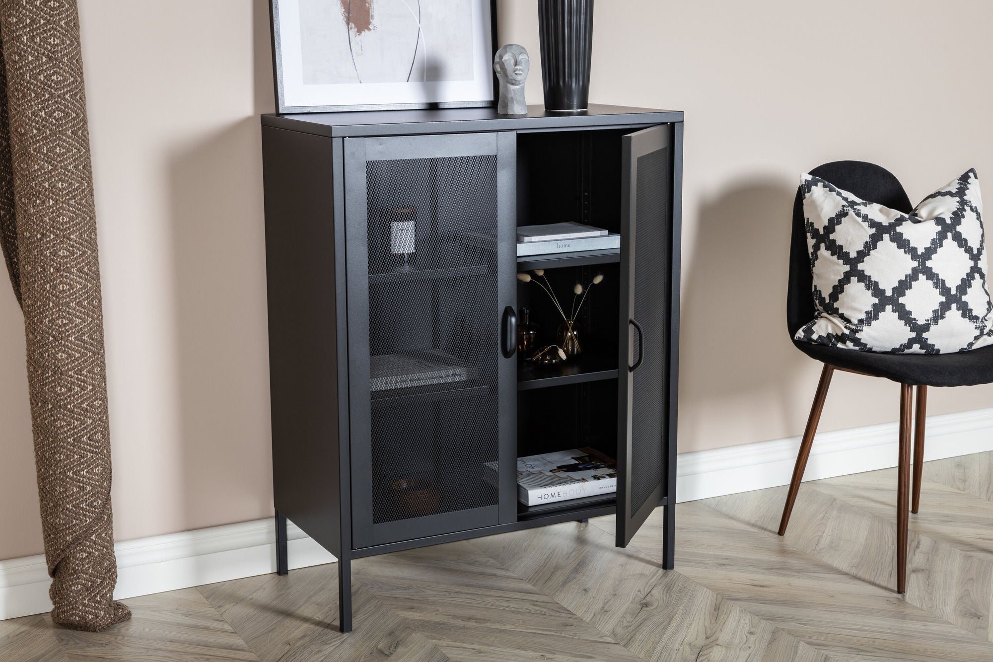 Venture Home Misha - Low cabinet mesh doors - Black - Ersätter 15360-208