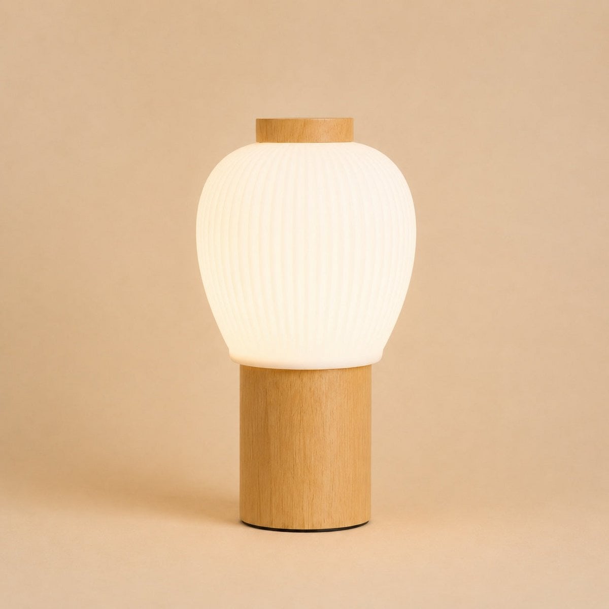 Lot Lysebrun Træ bordlampe