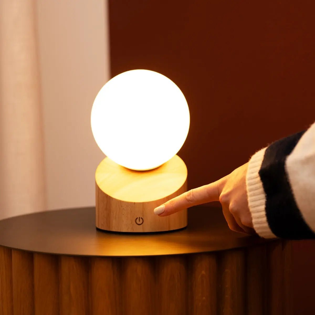 Morris lysebrun genopladelig bordlampe
