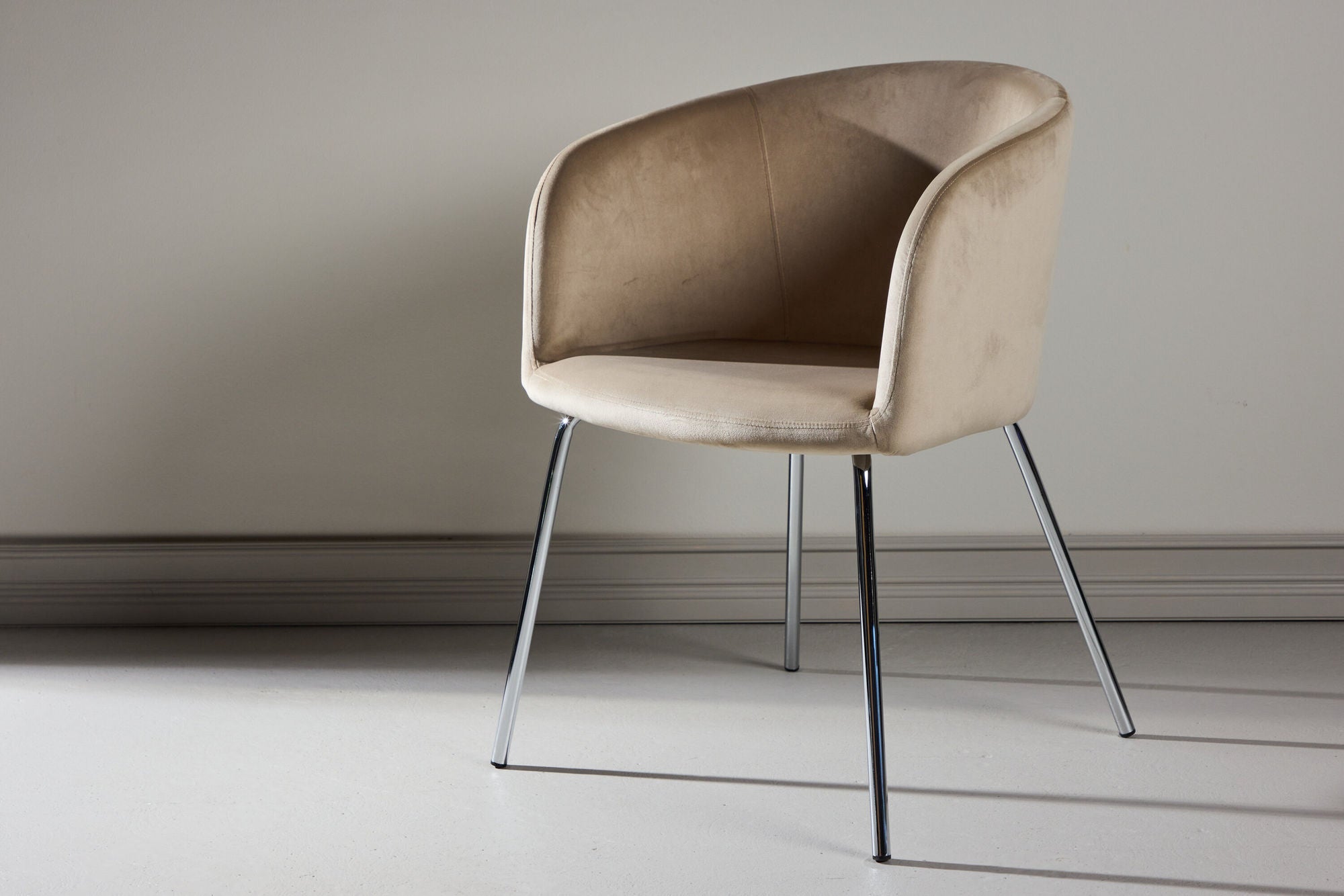 Venture Home Berit Spisebordsstol - Silver Chrome Legs / Beige Velvet