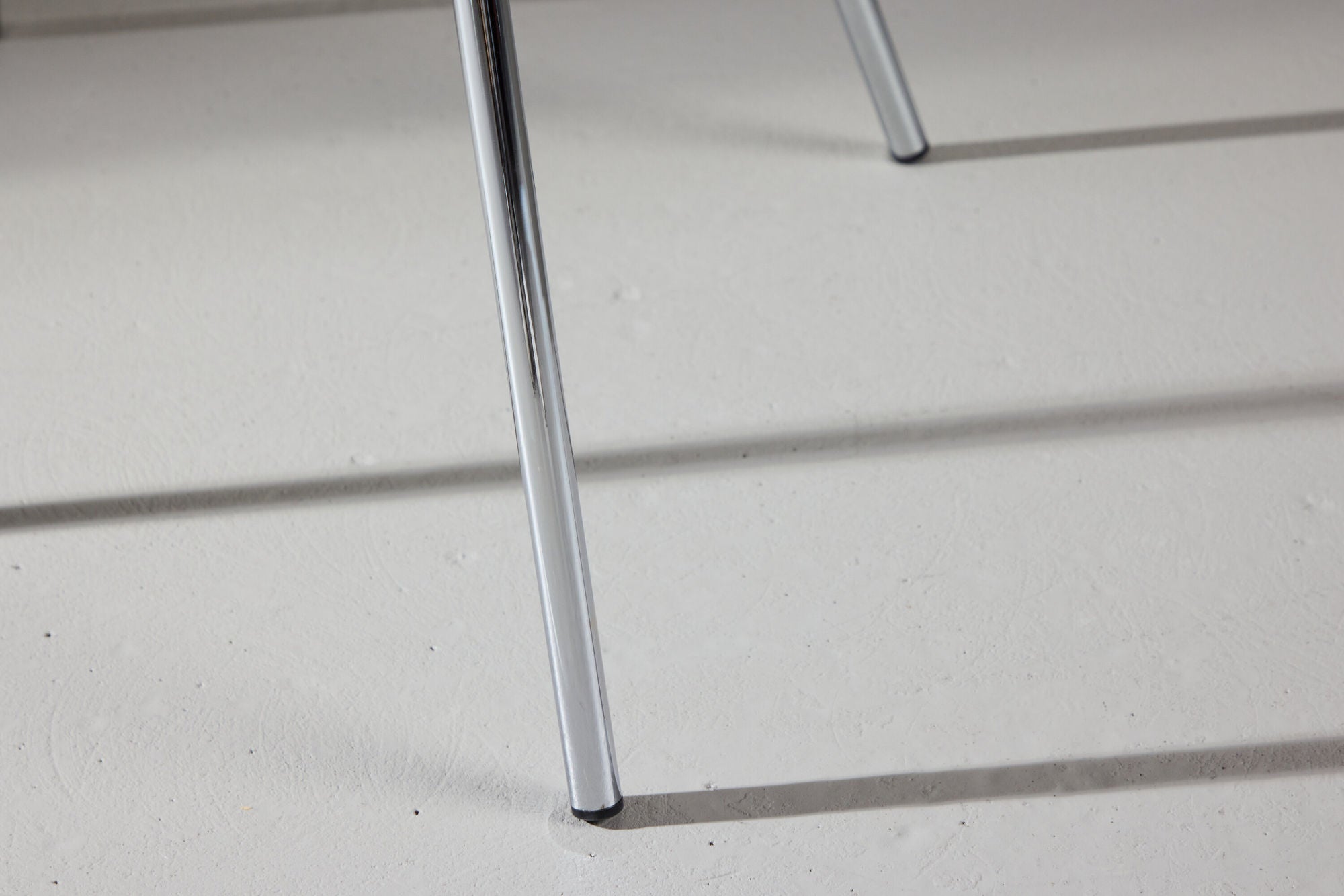 Venture Home Berit Spisebordsstol - Silver Chrome Legs / Beige Velvet