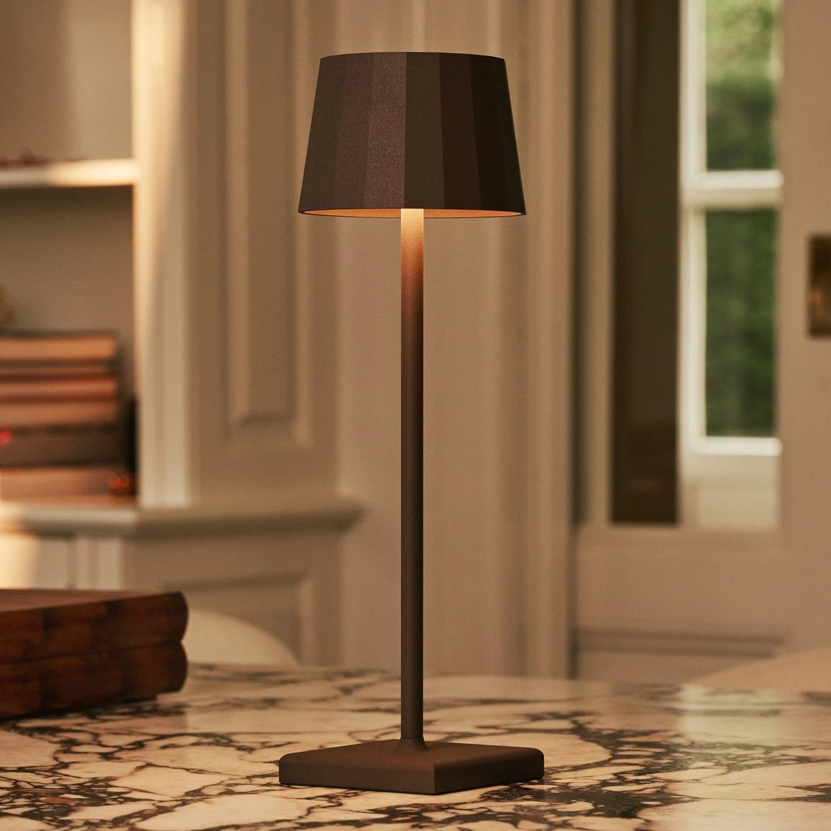 William Mocha Brown genopladelig bordlampe