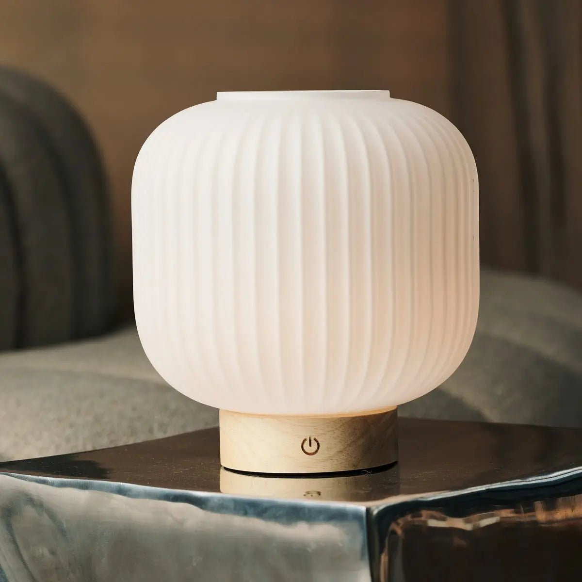 Lyla lysebrun unik genopladelig bordlampe
