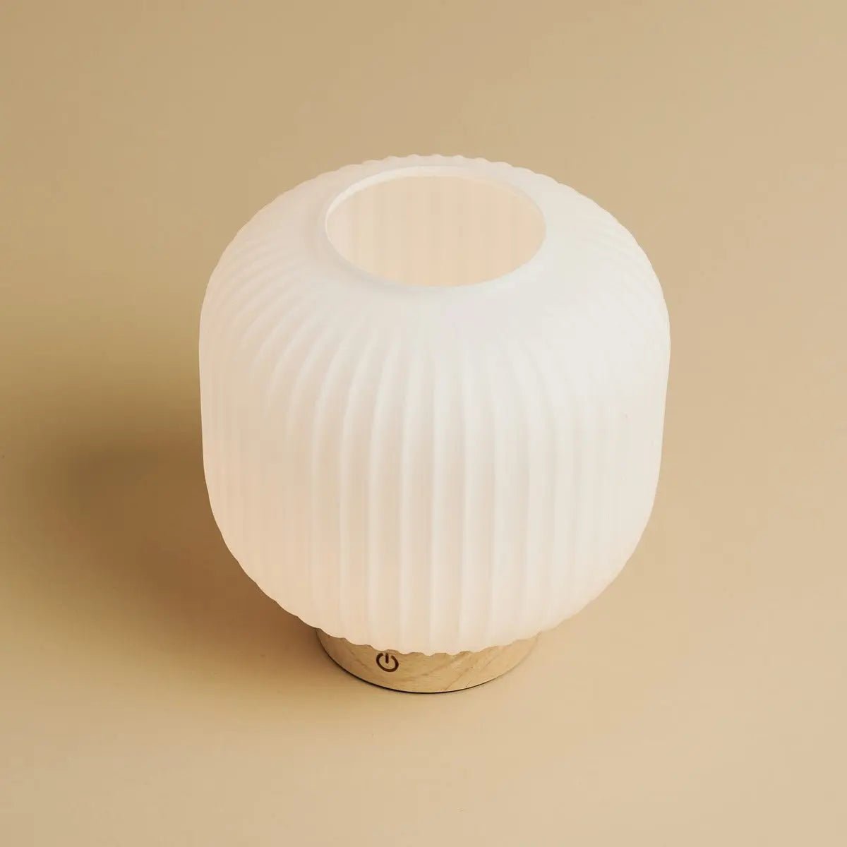 Lyla lysebrun unik genopladelig bordlampe