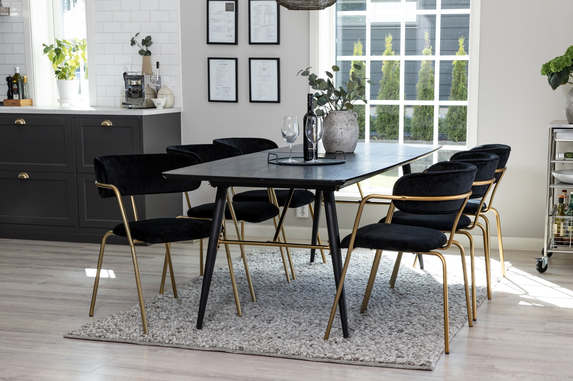 Venture Home Gold Extention bord - 180/220*85*H76 Black Veneer - Black legs - Brass details - Arrow armchair - Brass Legs - Black Velvet 6