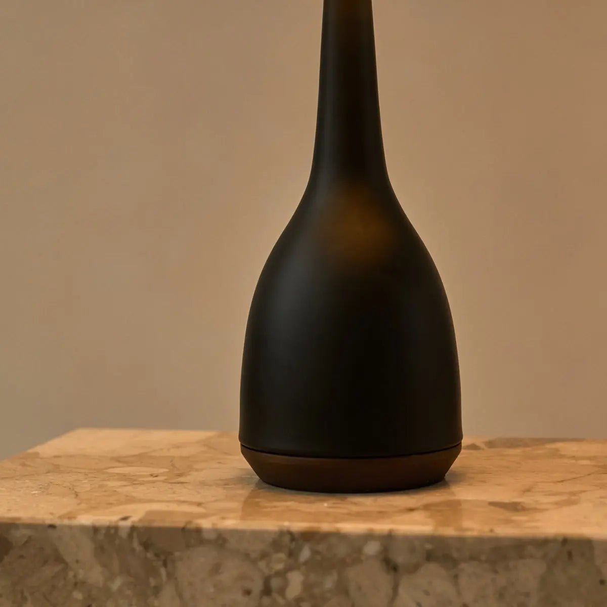 Jacob Sort bordlampe