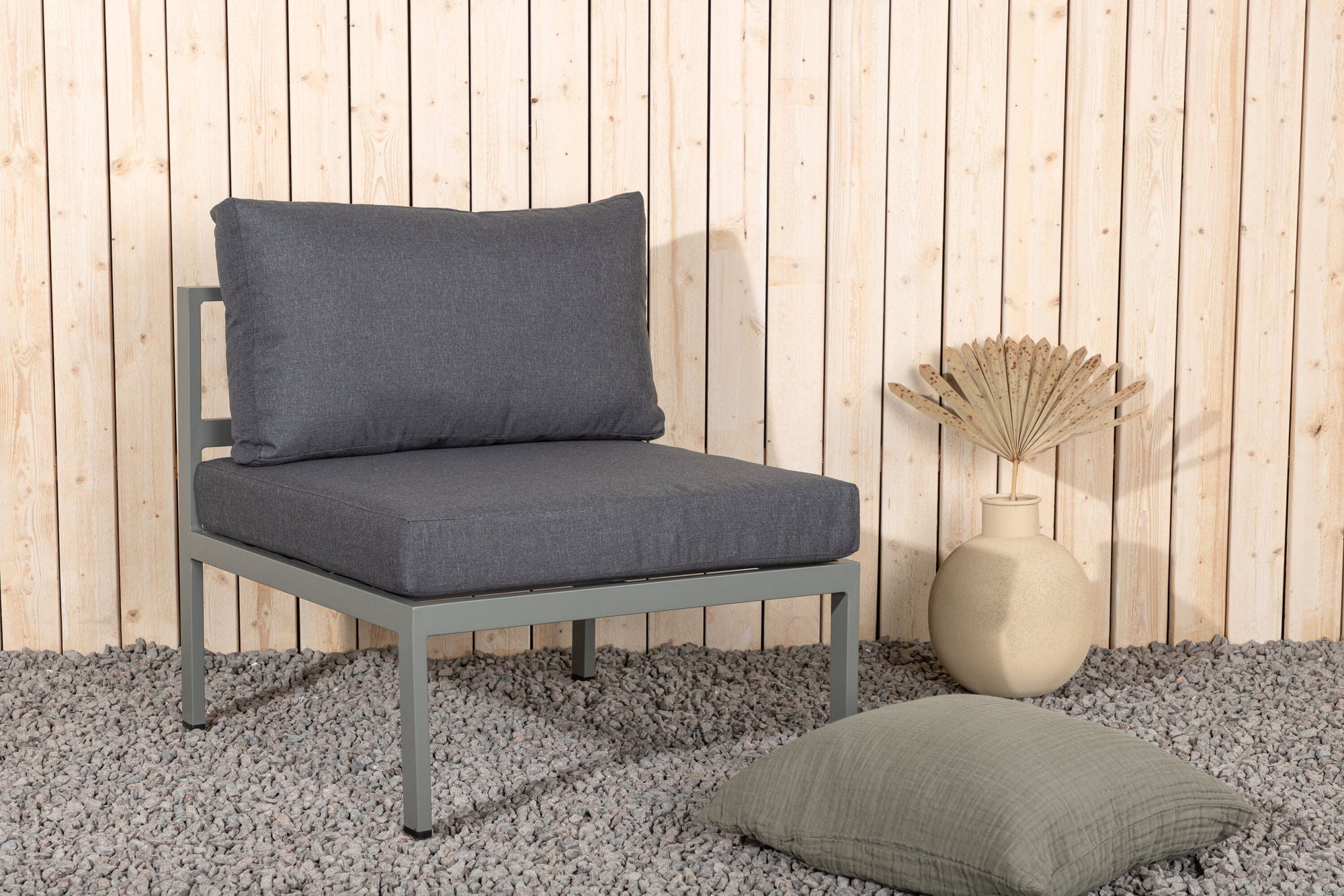 Venture Home Copacabana Middle Part - Khaki / Grey Cushion