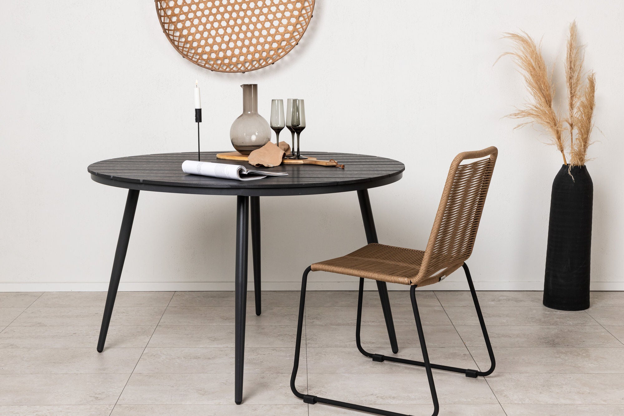 Venture Home Break - spisebord rund- Black / Black - Alu / Aintwood - 120ø
