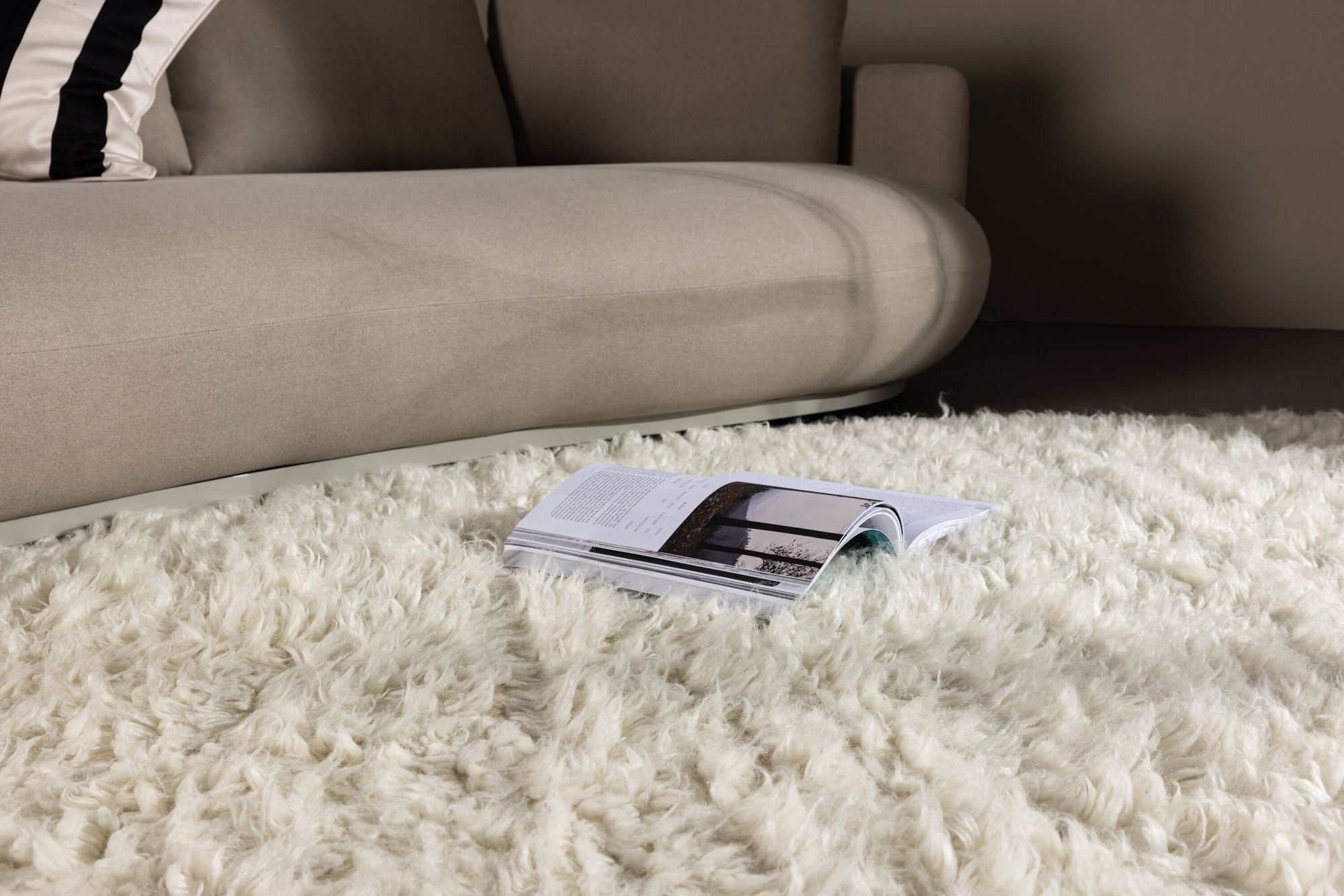 Venture Home Leiko Wool Carpet - 160*230- Whte