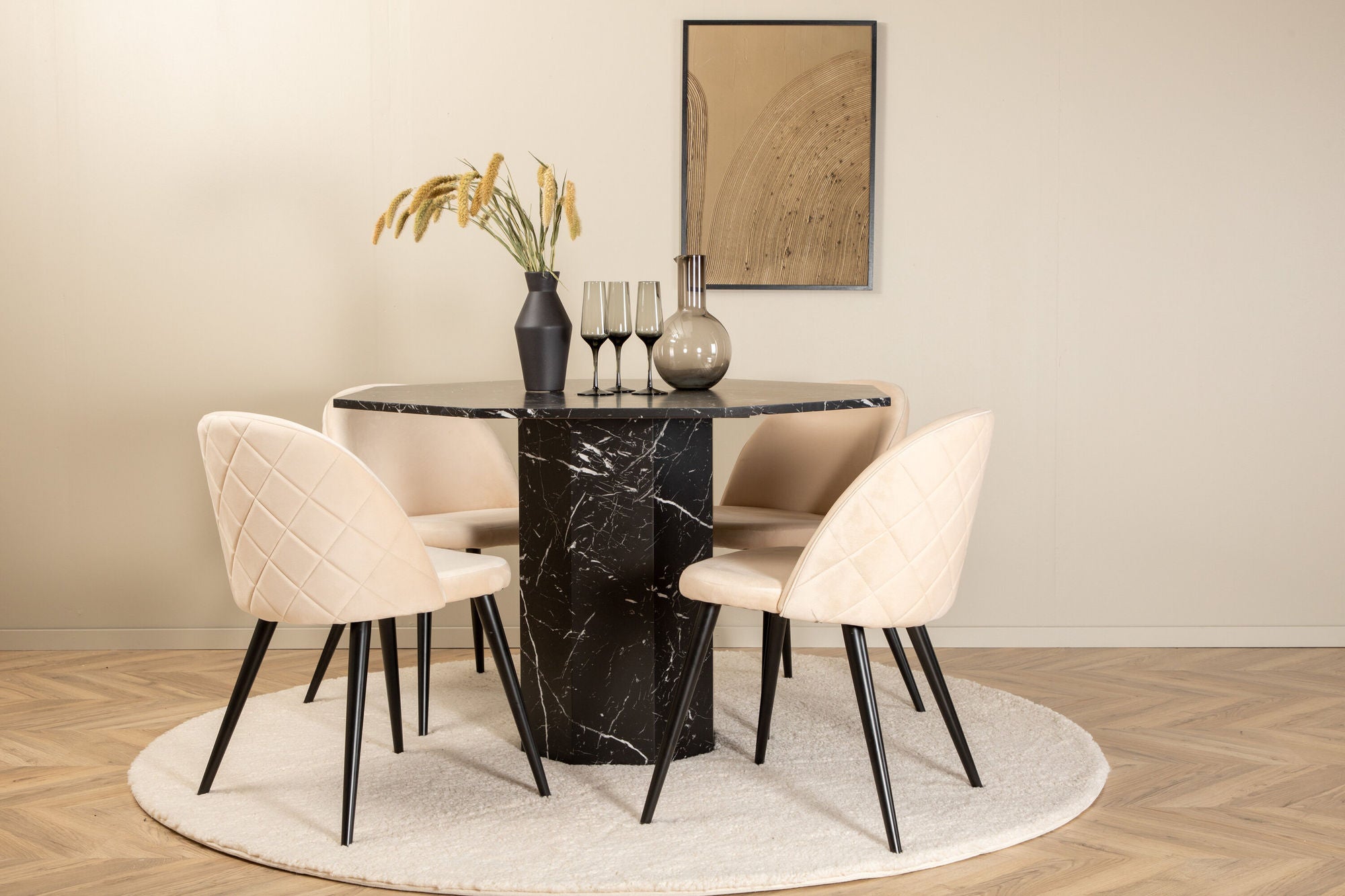 Venture Home Marbs rund spisebord - Black / Black Glass Marble+Velvet Stitches stol - Black / Beige Velvet_4
