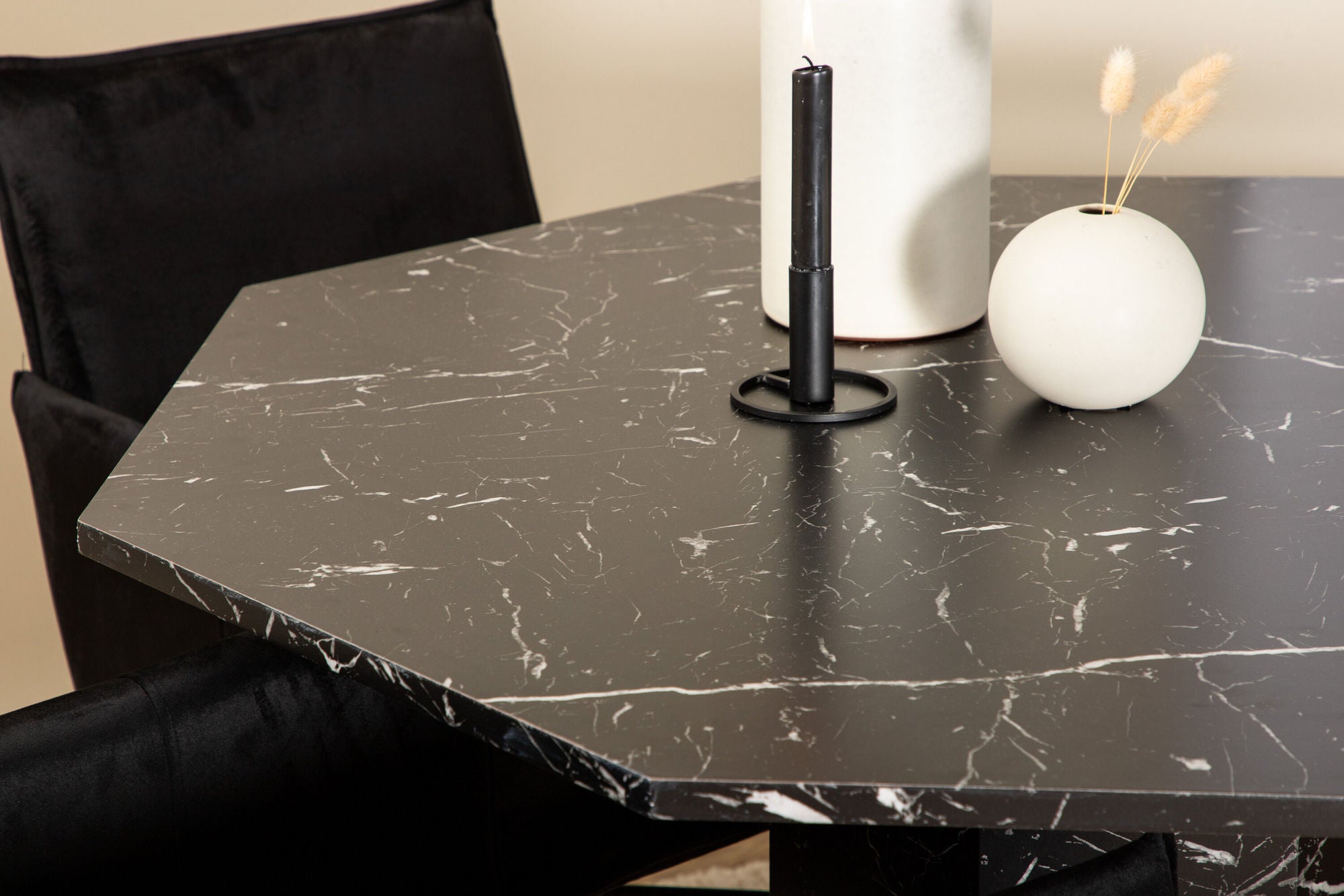 Venture Home Marbs rund spisebord - Black / Black Glass Marble+Petra stol - Black / Black Velvet_4