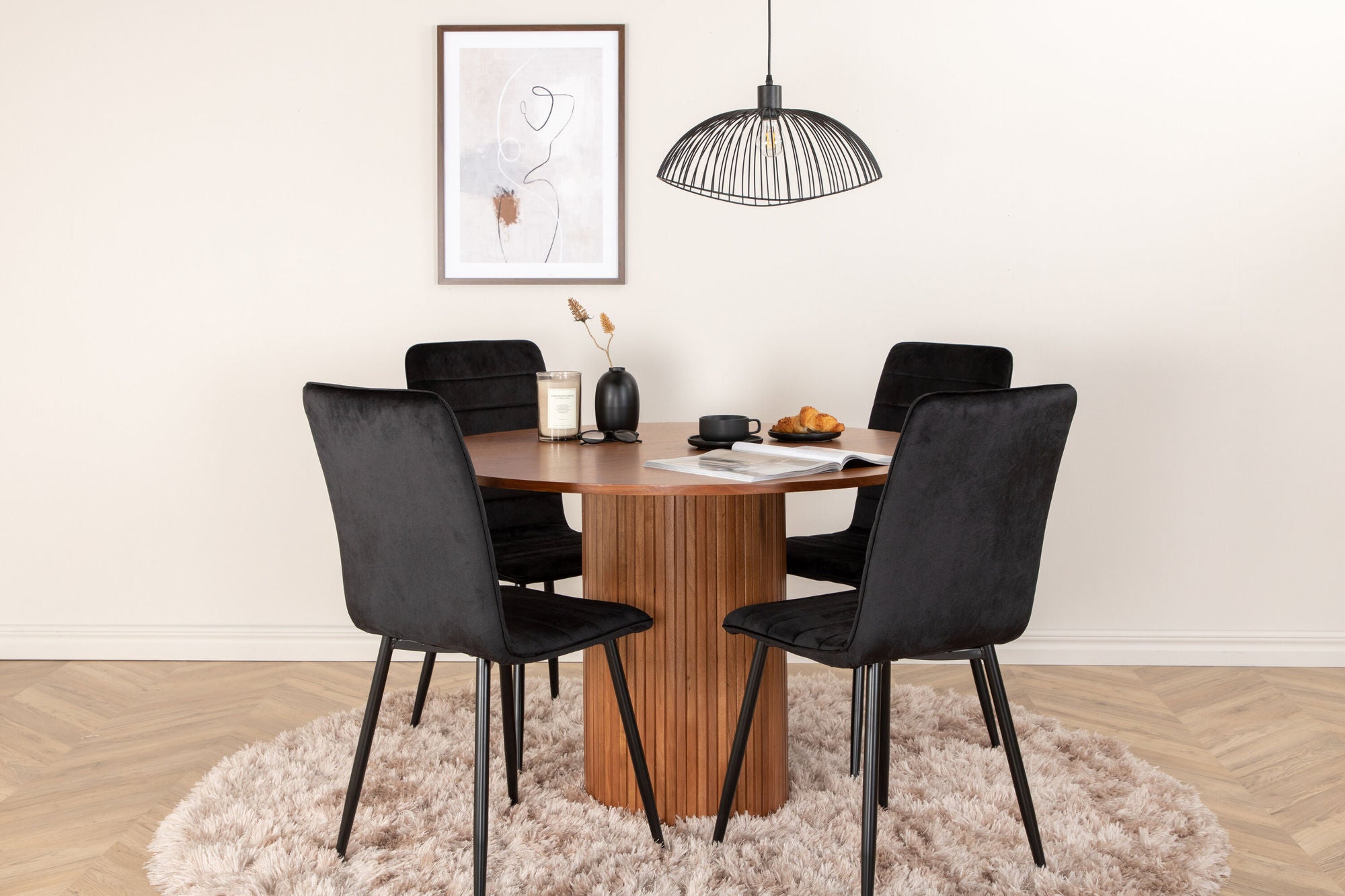 Venture Home Bianca rund spisebord - Walnut / Black Veneer+Windu Lyx stol - Black / Black Velvet_4
