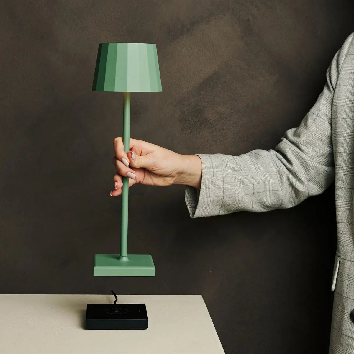 Wouter Sage Grøn genopladelig bordlampe
