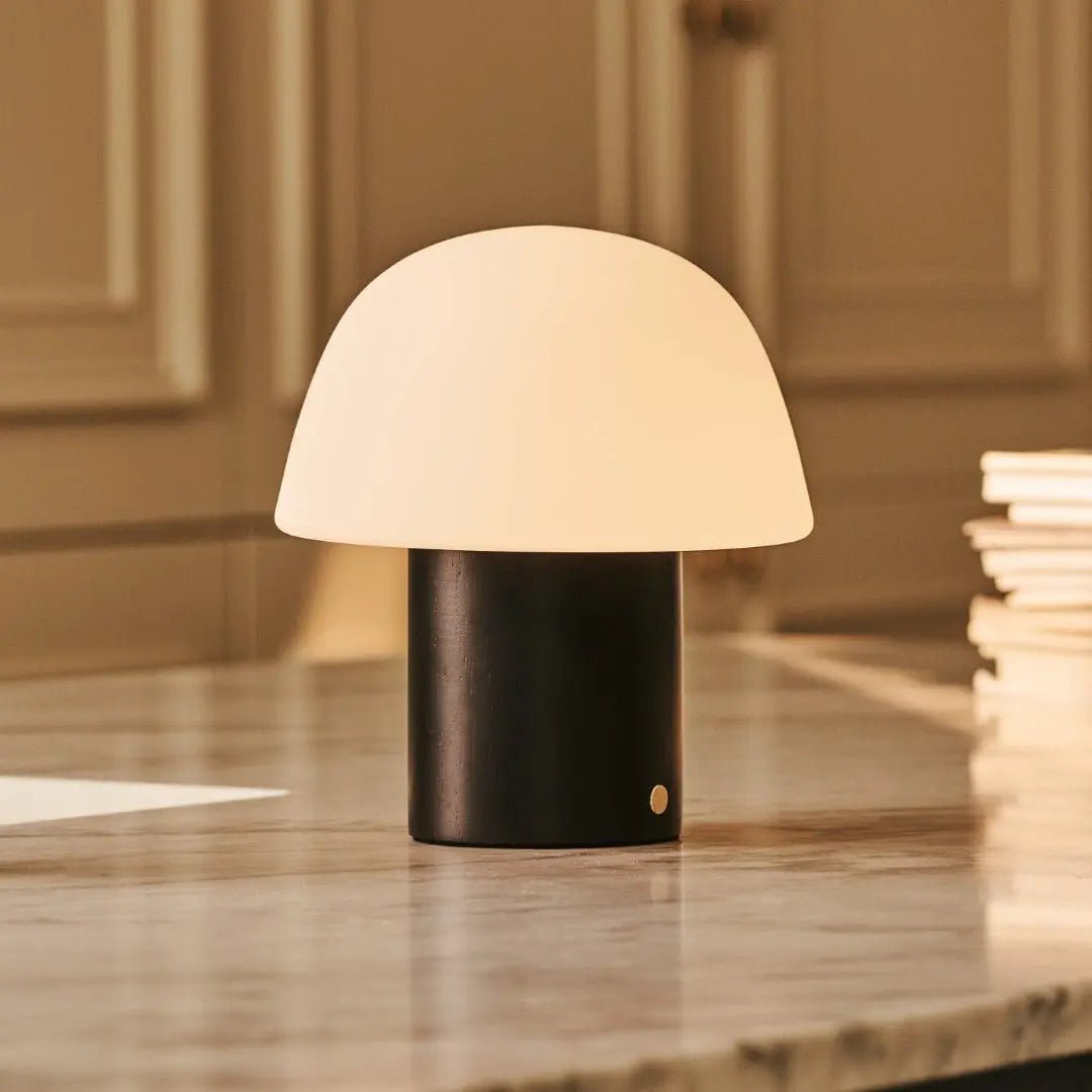 Yannick Black genopladelig bordlampe