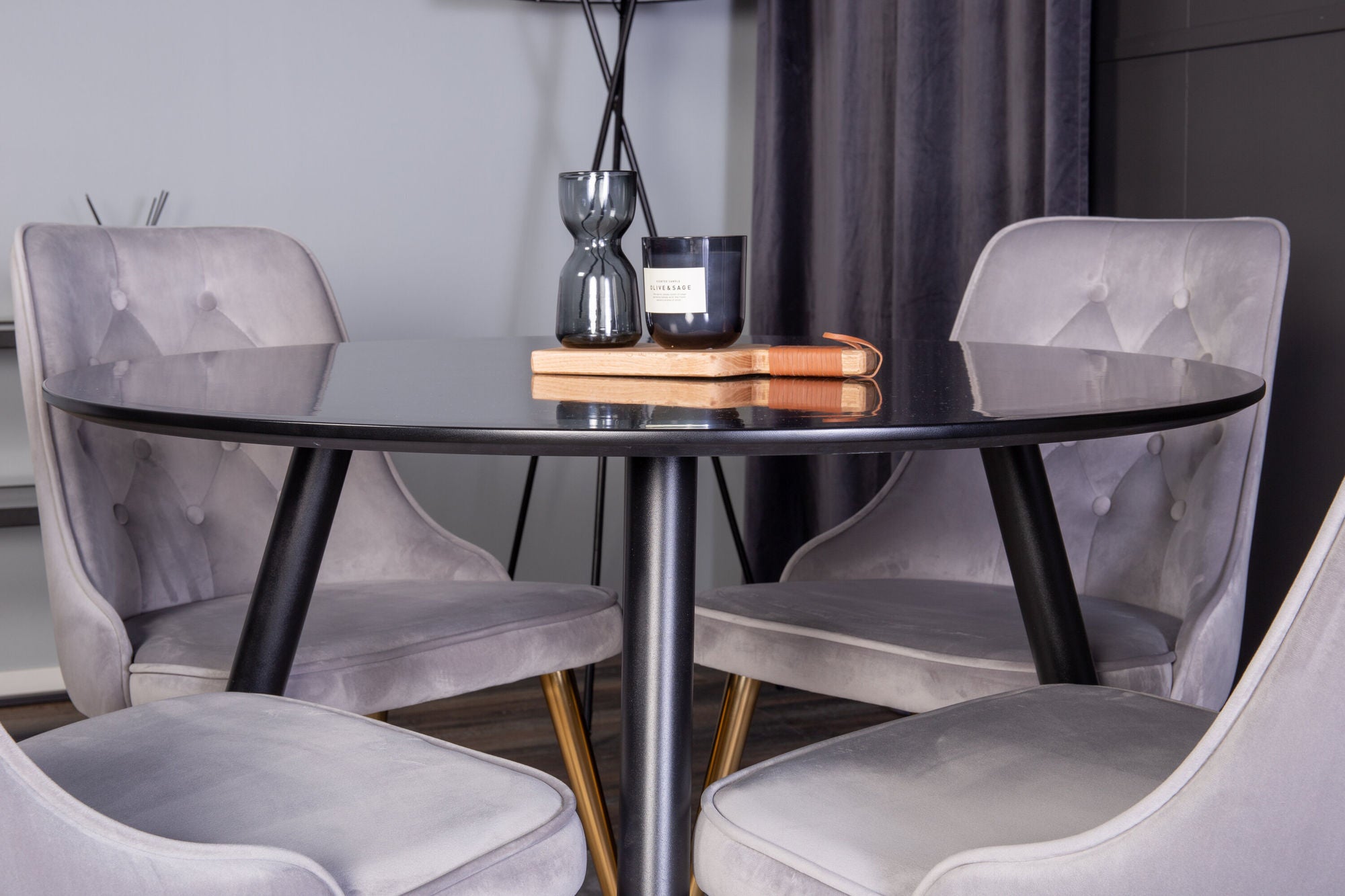 Venture Home Plaza Runt Matbord - Svart / Svart - ø100*H75 +Velvet Deluxe Spisebordsstol - Brushed brass leg / Light Grey Velvet _4