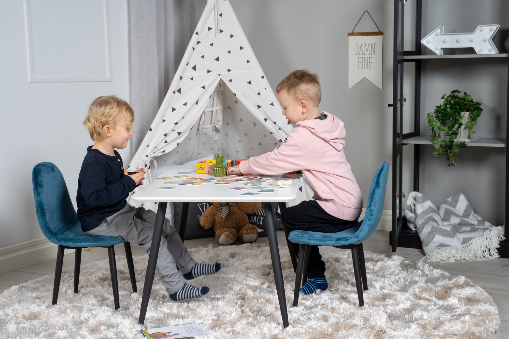 Venture Home Polar spisebord 80*60 XXS - White / Black +Polar dining stol XXS - Blue Velvet _2