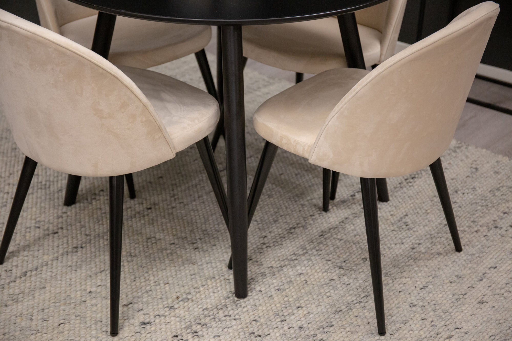 Venture Home Plaza Runt Matbord - Svart / Svart - ø100*H75 +Velvet Spisebordsstol - Beige / Black _4