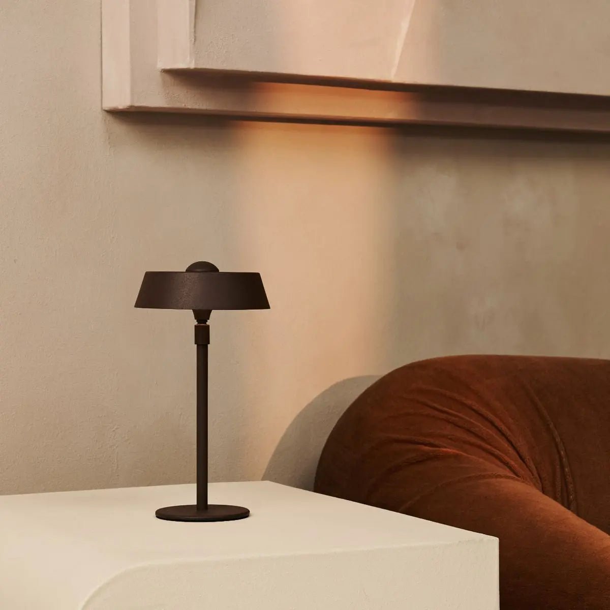 Luca Mocha Brown USB genopladelig bordlampe