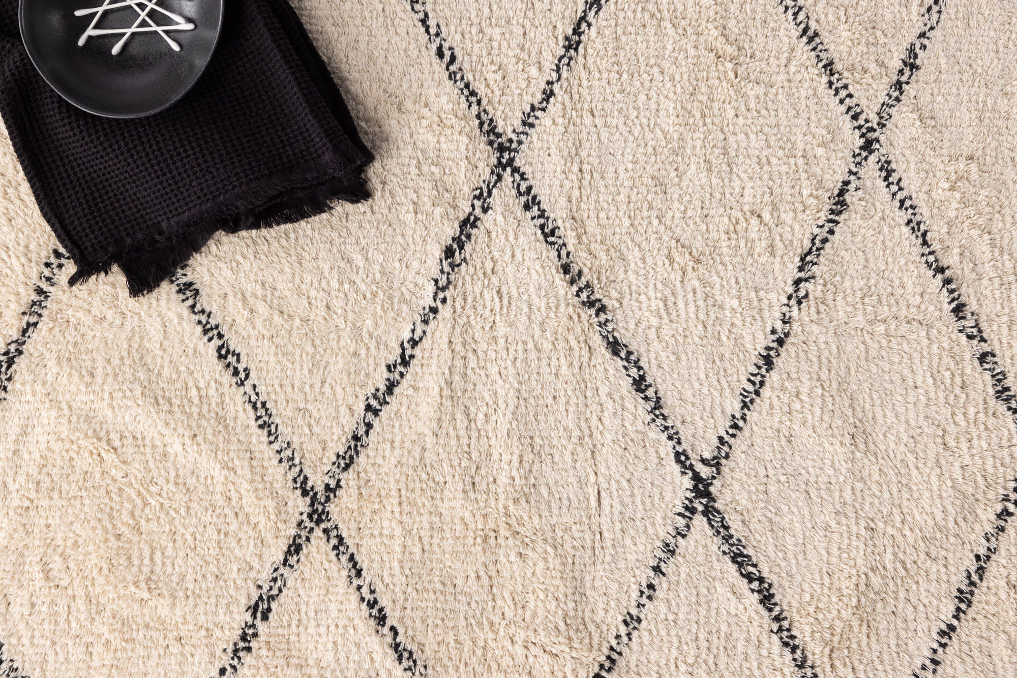 Venture Home Thelma Cotton - 50*80-  -Rectangular-White/Black