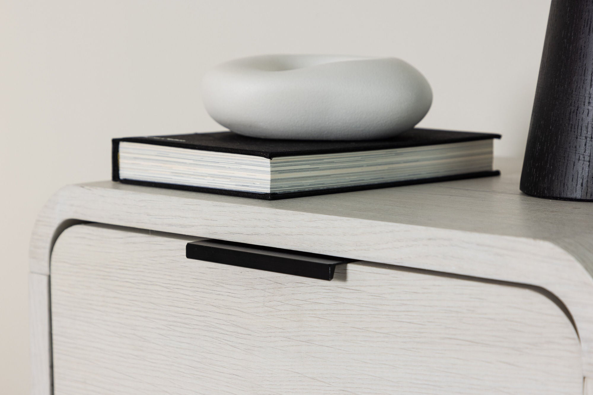 Venture Home Lyngdal Side bord - Whitewash / MDF