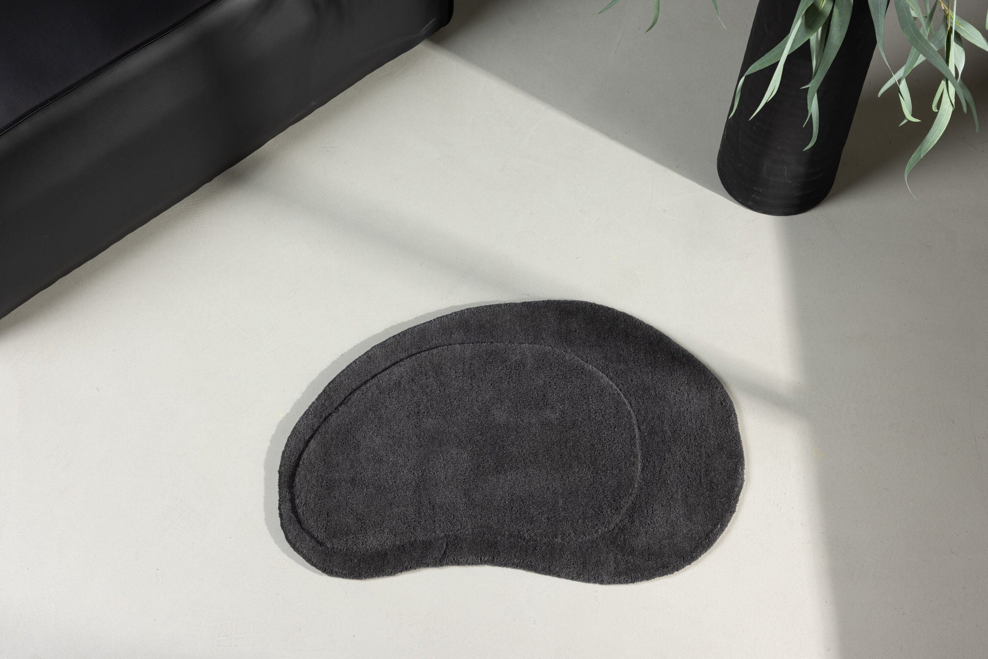 Venture Home Sten Wool Blend w Cloth backing - 50*75-  -Oval -Dark grey
