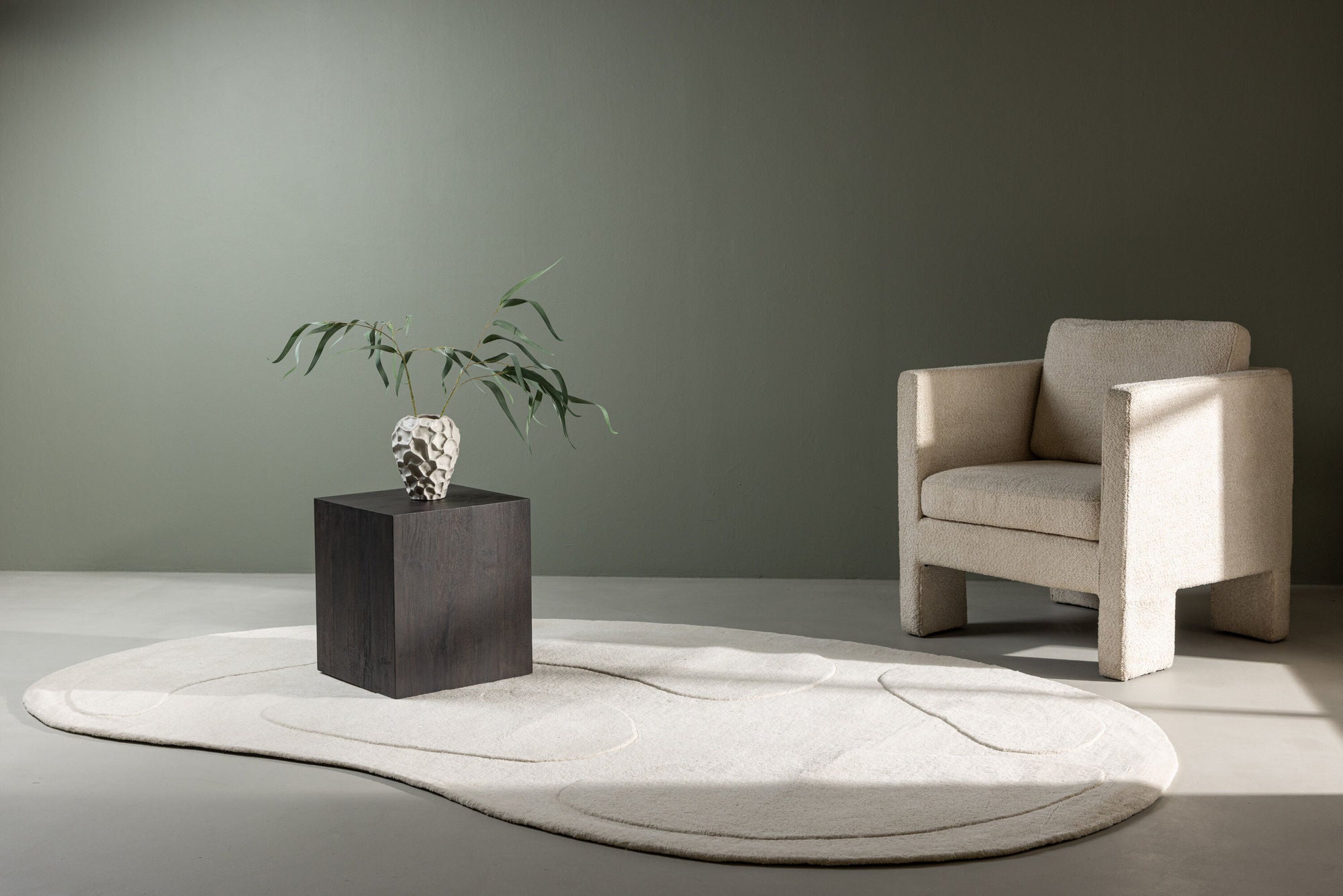 Venture Home Enard Wool Blend w Cloth backing - 290*175-  -Oval -White