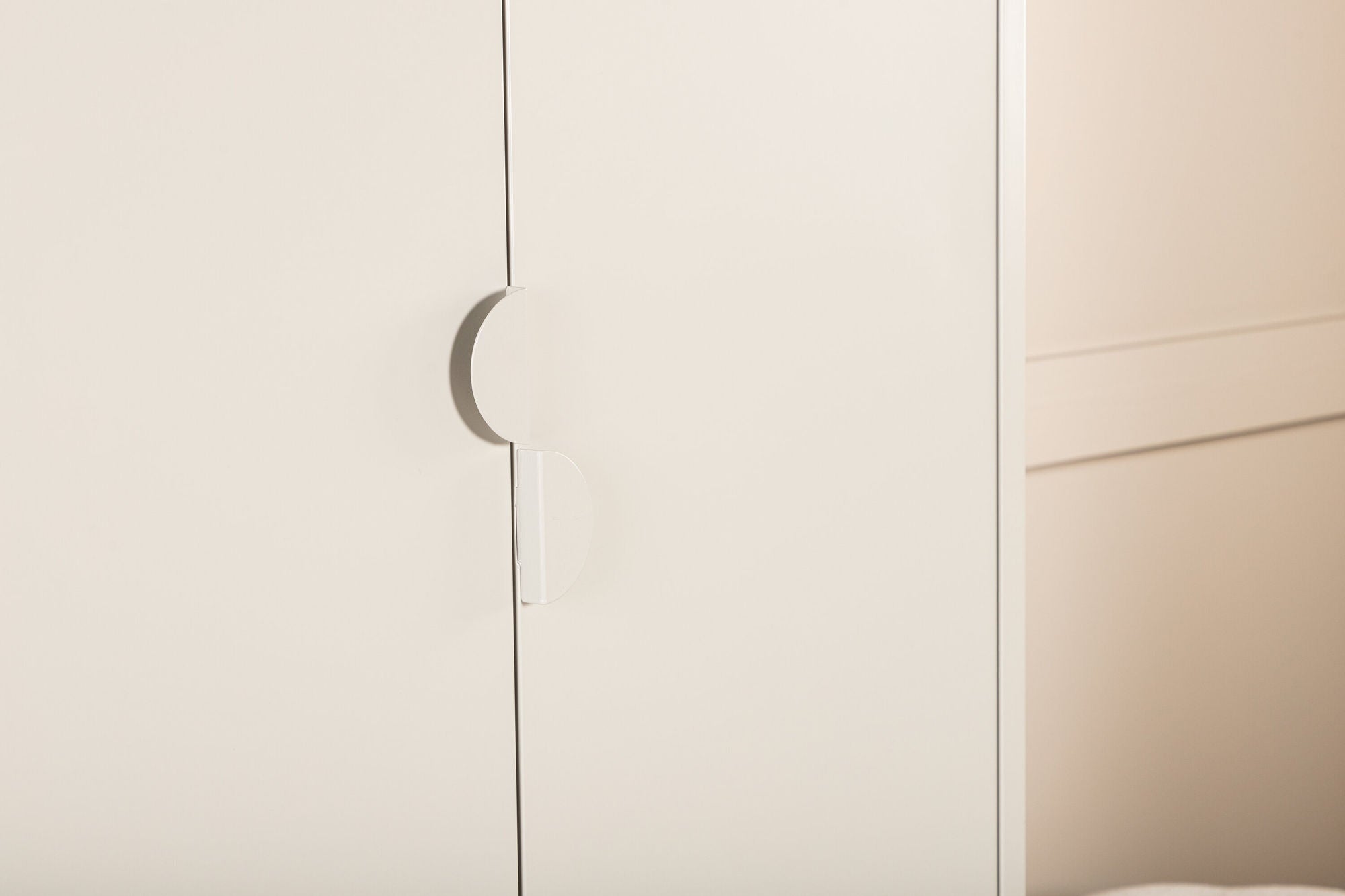 Venture Home Piring Wardrobe - Beige / Beige - Ersätter 15622-250