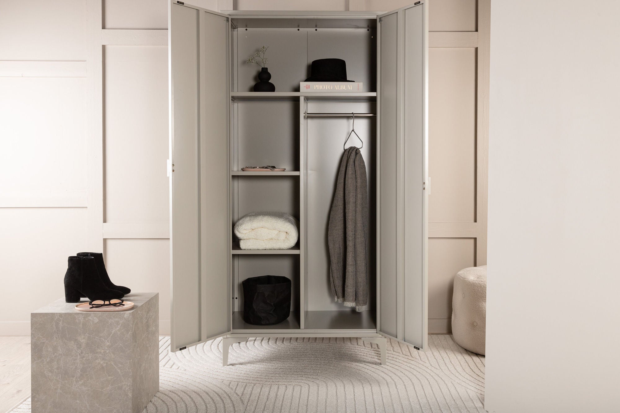 Venture Home Piring Wardrobe - Beige / Beige - Ersätter 15622-250