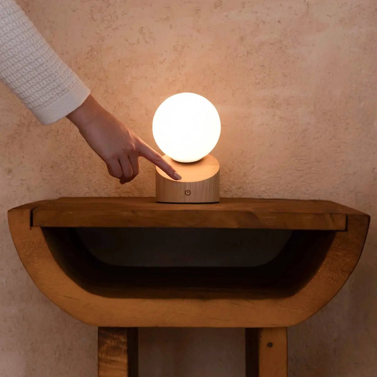 Morris lysebrun genopladelig bordlampe