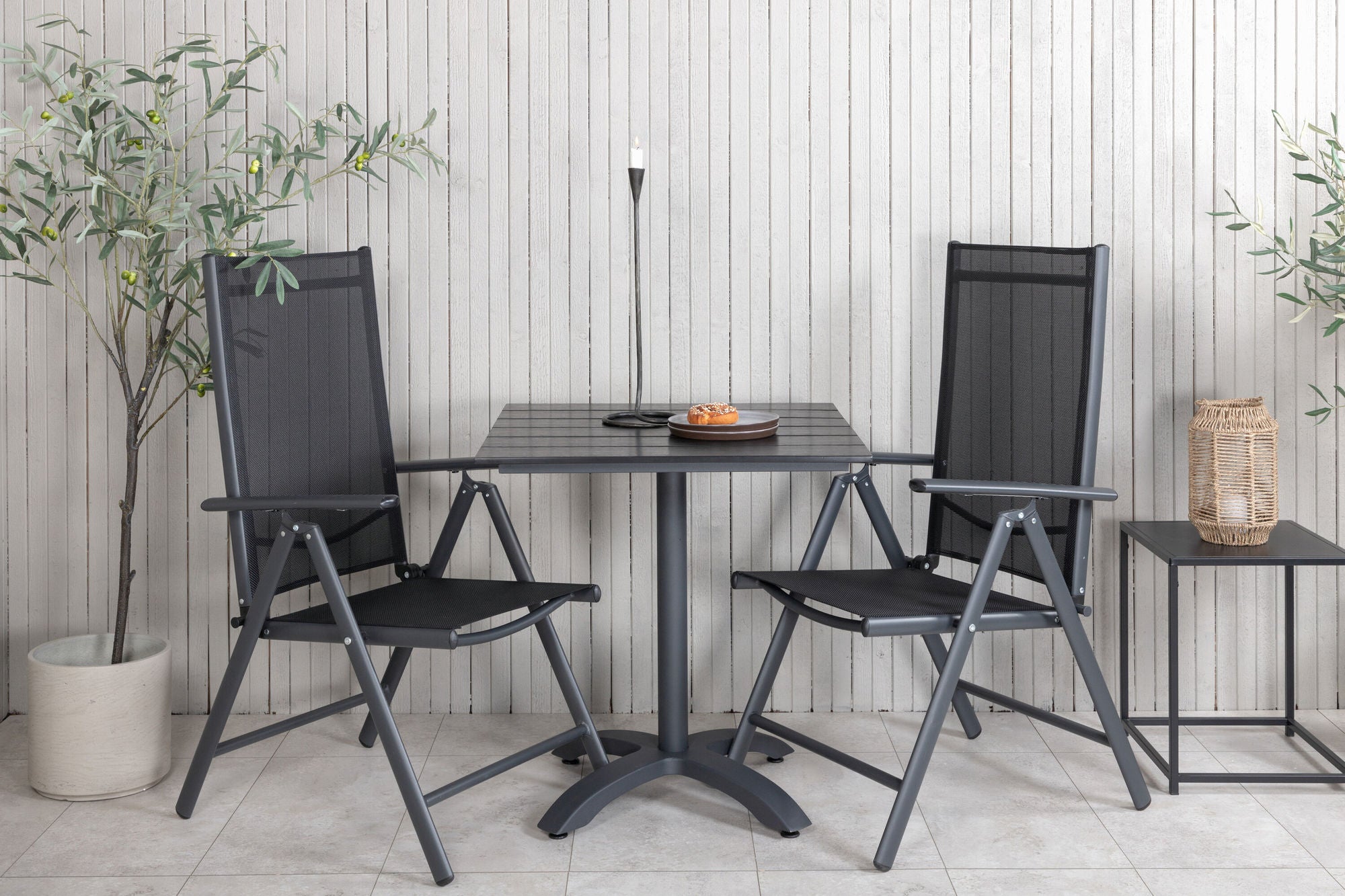 Venture Home Colorado - Cafébord - 70*70 - Matt Svart / Svart Aintwood+Break 5:pos stol - B