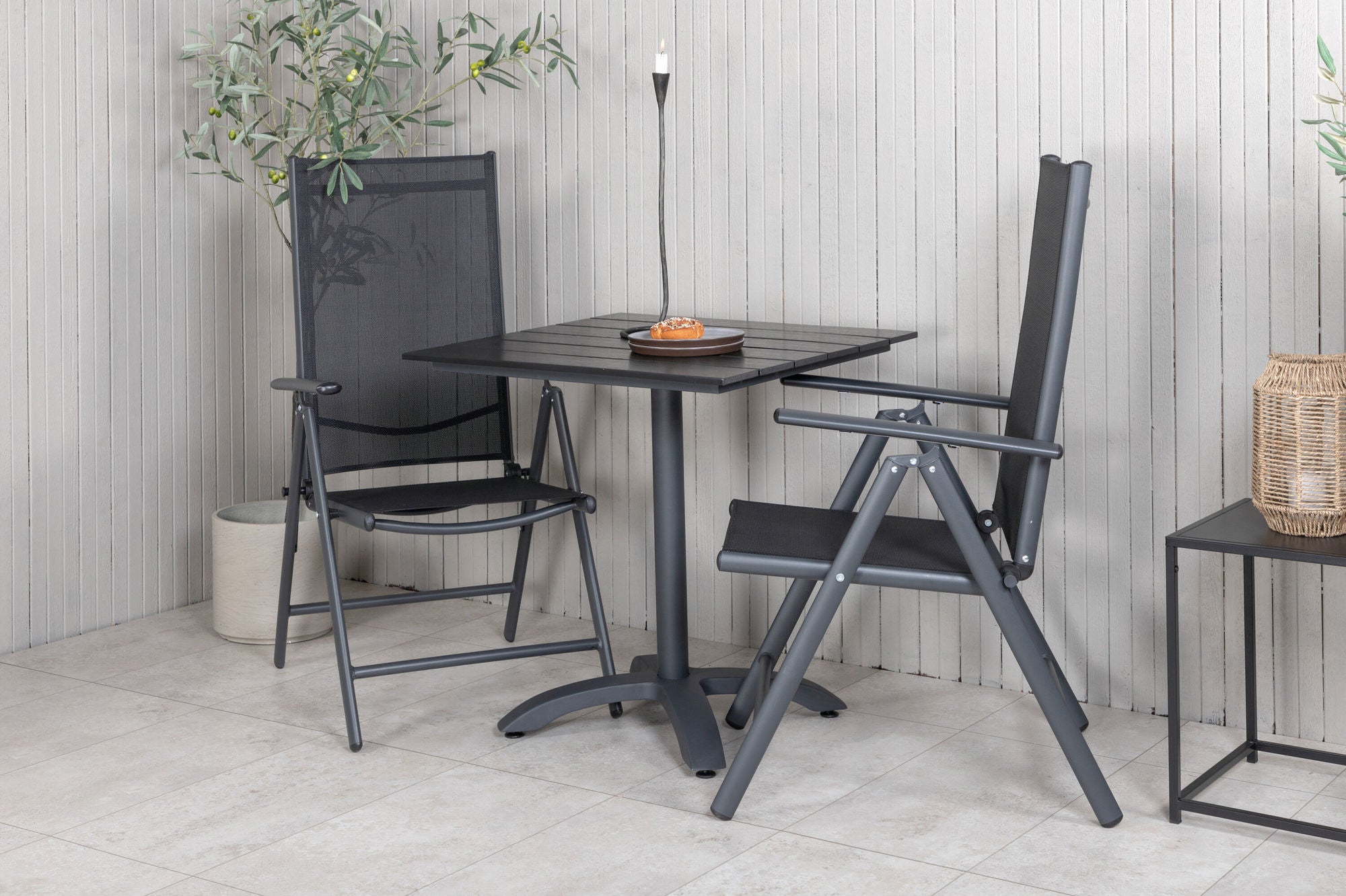 Venture Home Colorado - Cafébord - 70*70 - Matt Svart / Svart Aintwood+Break 5:pos stol - B
